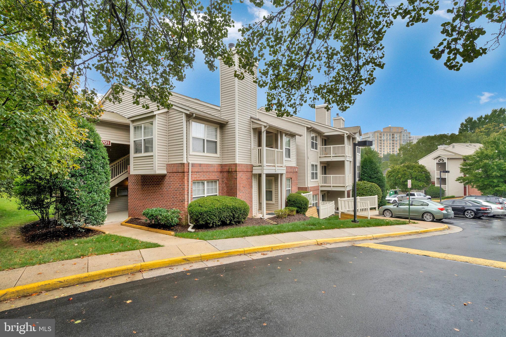 1701 ASCOT WAY 1701A