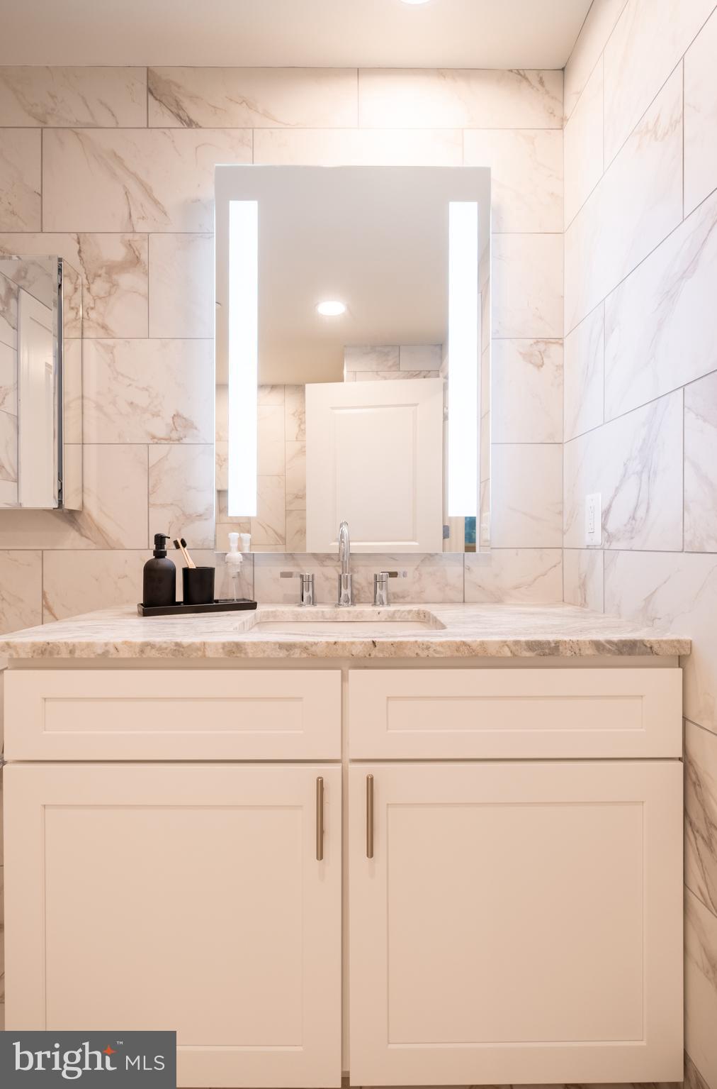 LOGAN SQUARE - Residential Lease