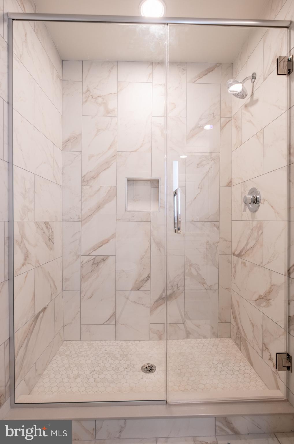 LOGAN SQUARE - Residential Lease