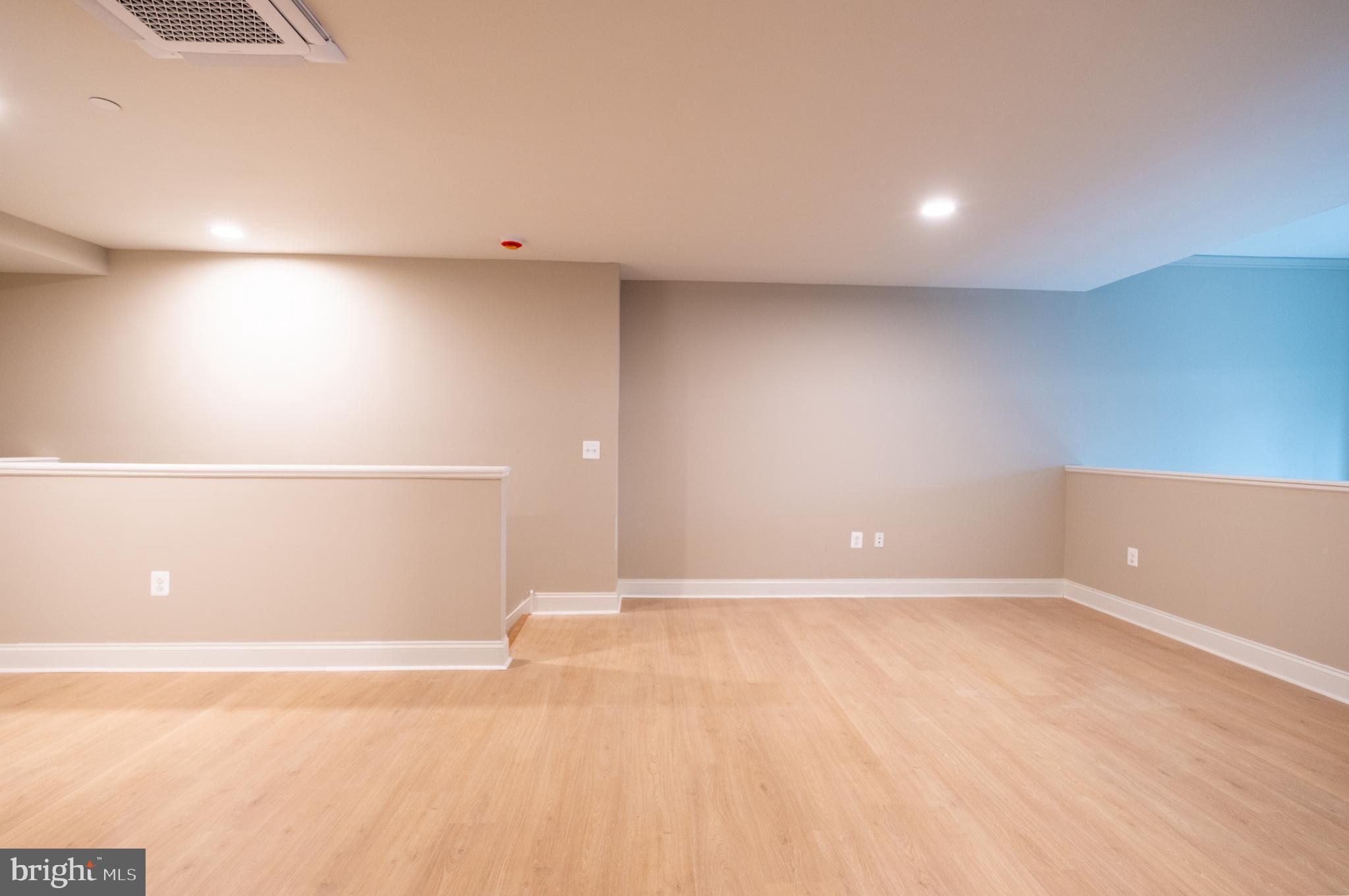 LOGAN SQUARE - Residential Lease