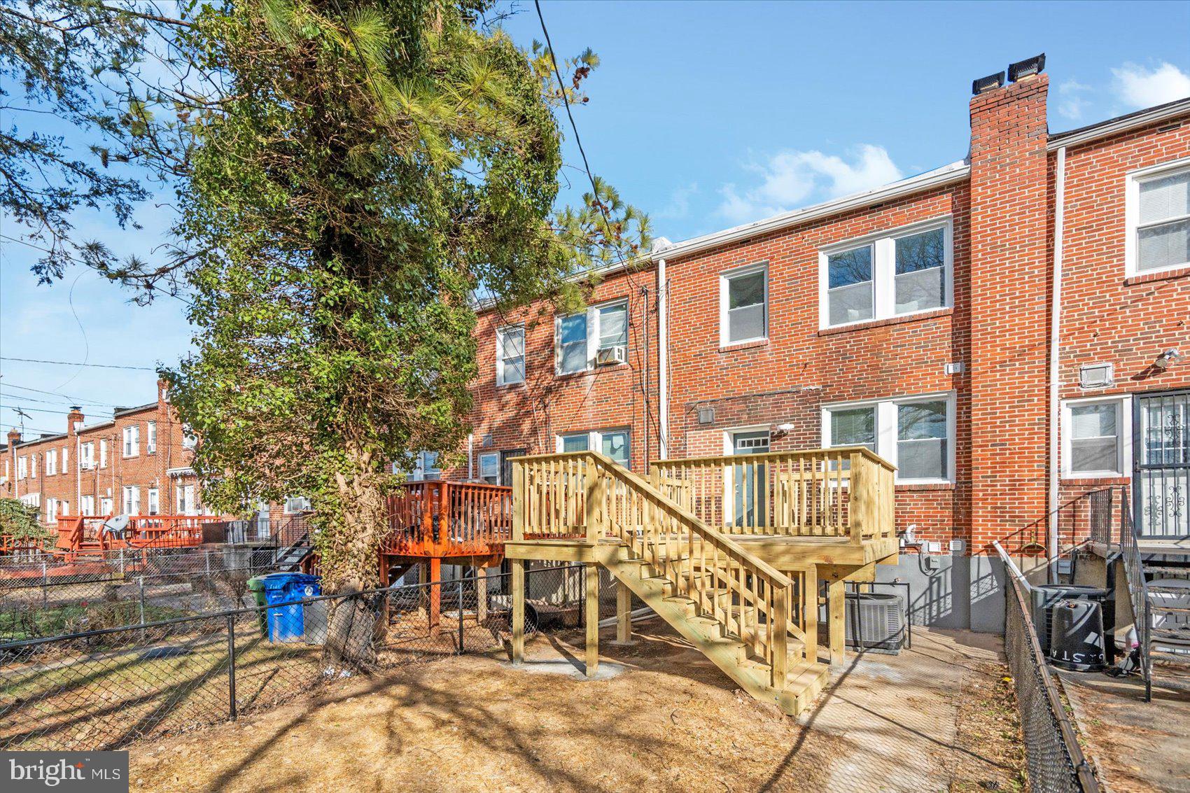 WOODMERE - Residential