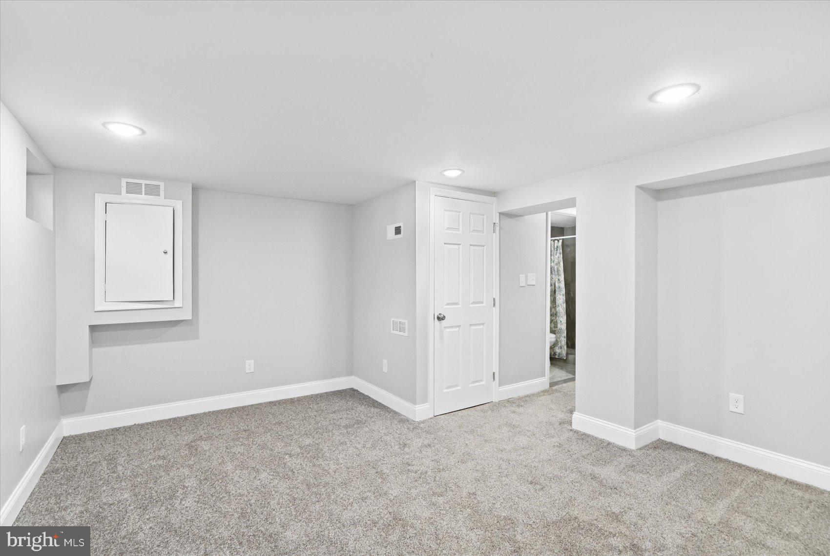 WOODMERE - Residential