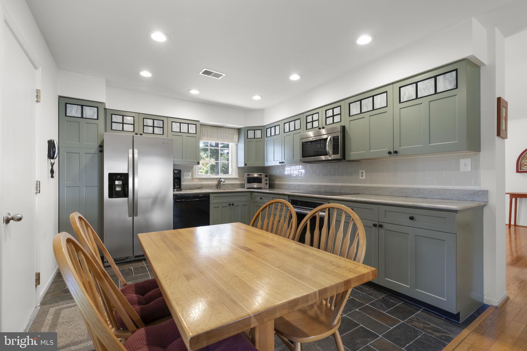 8475 ROOSTER COURT
