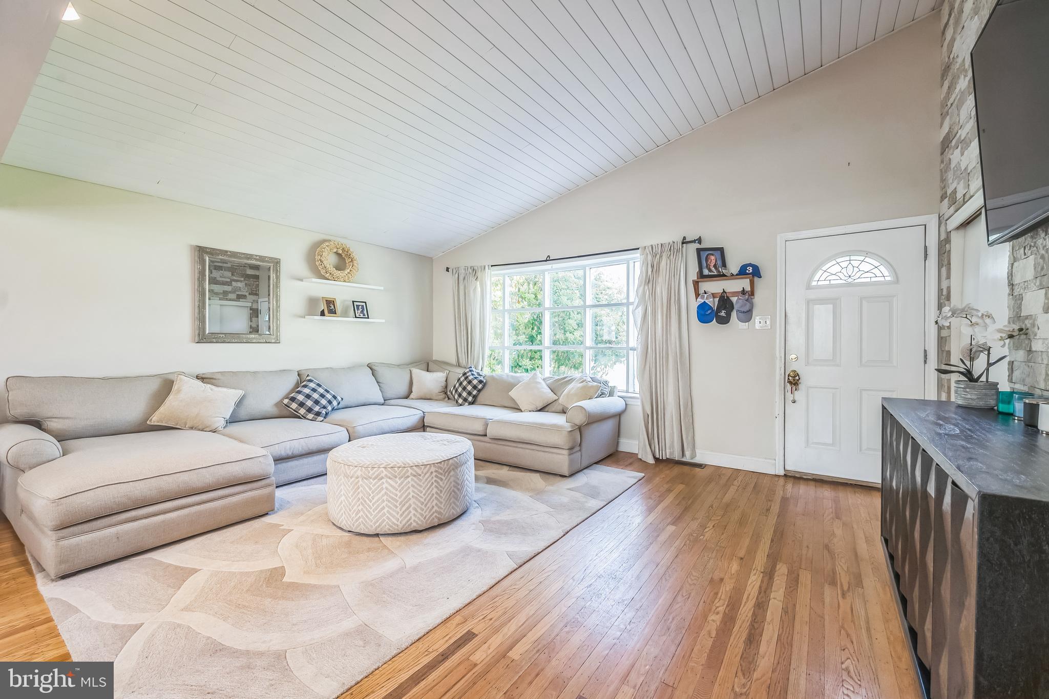 ORCHARD HILLS - Residential