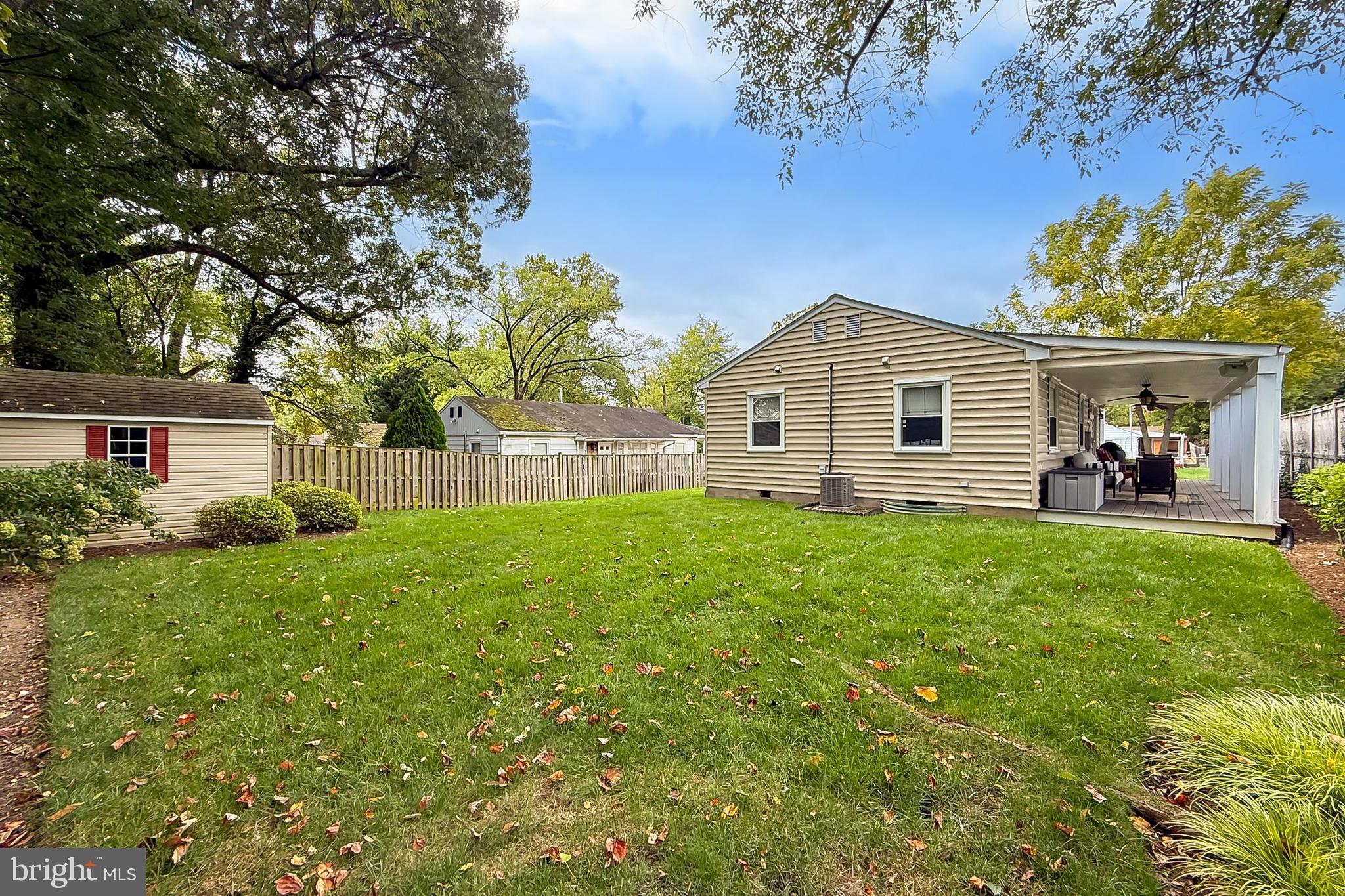 HOME CREST - Residential Lease