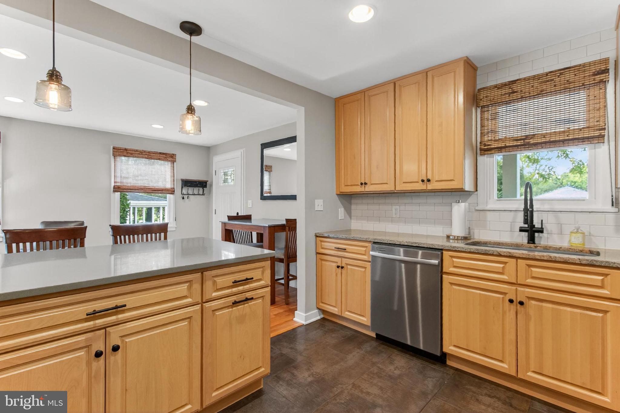 HOME CREST - Residential Lease