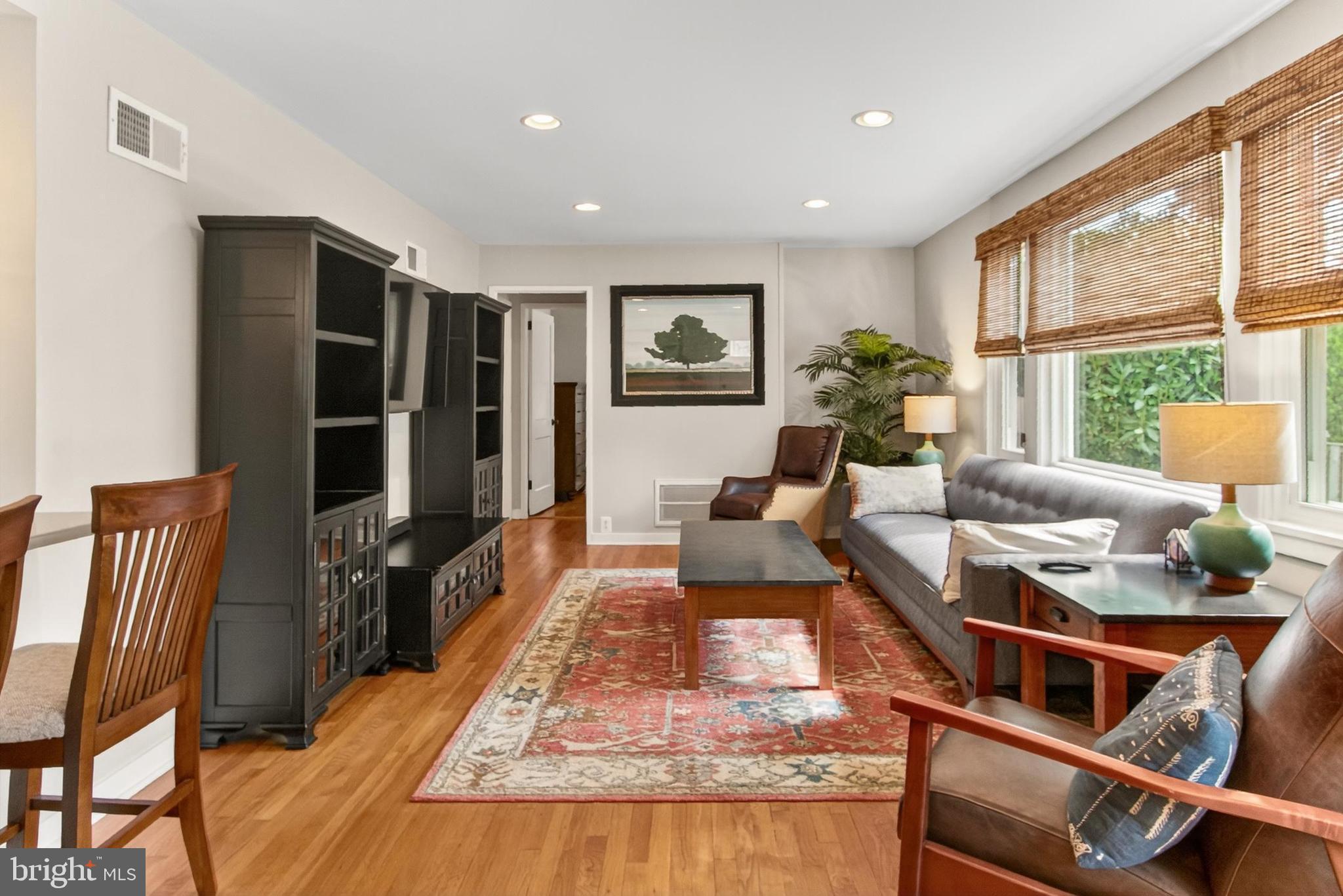 HOME CREST - Residential Lease