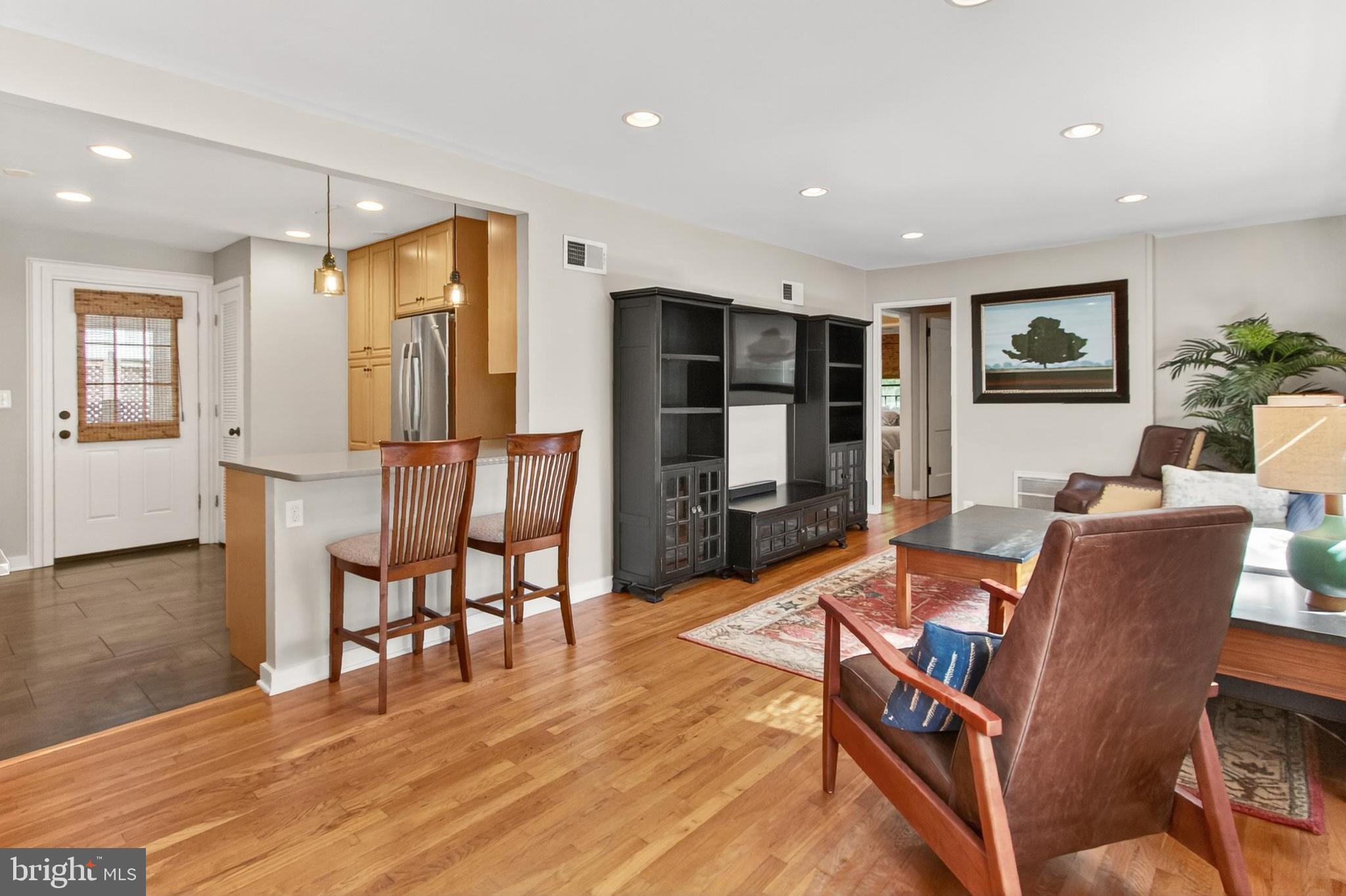 HOME CREST - Residential Lease