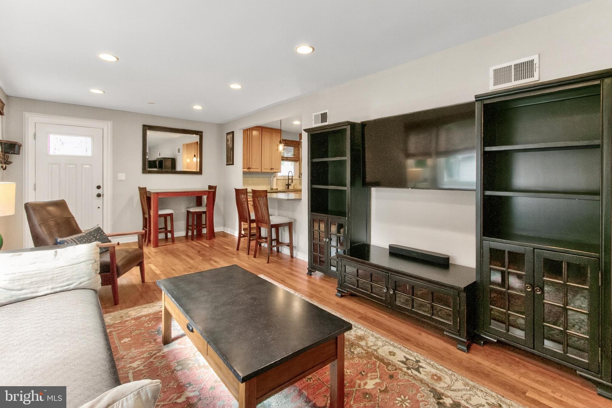 HOME CREST - Residential Lease