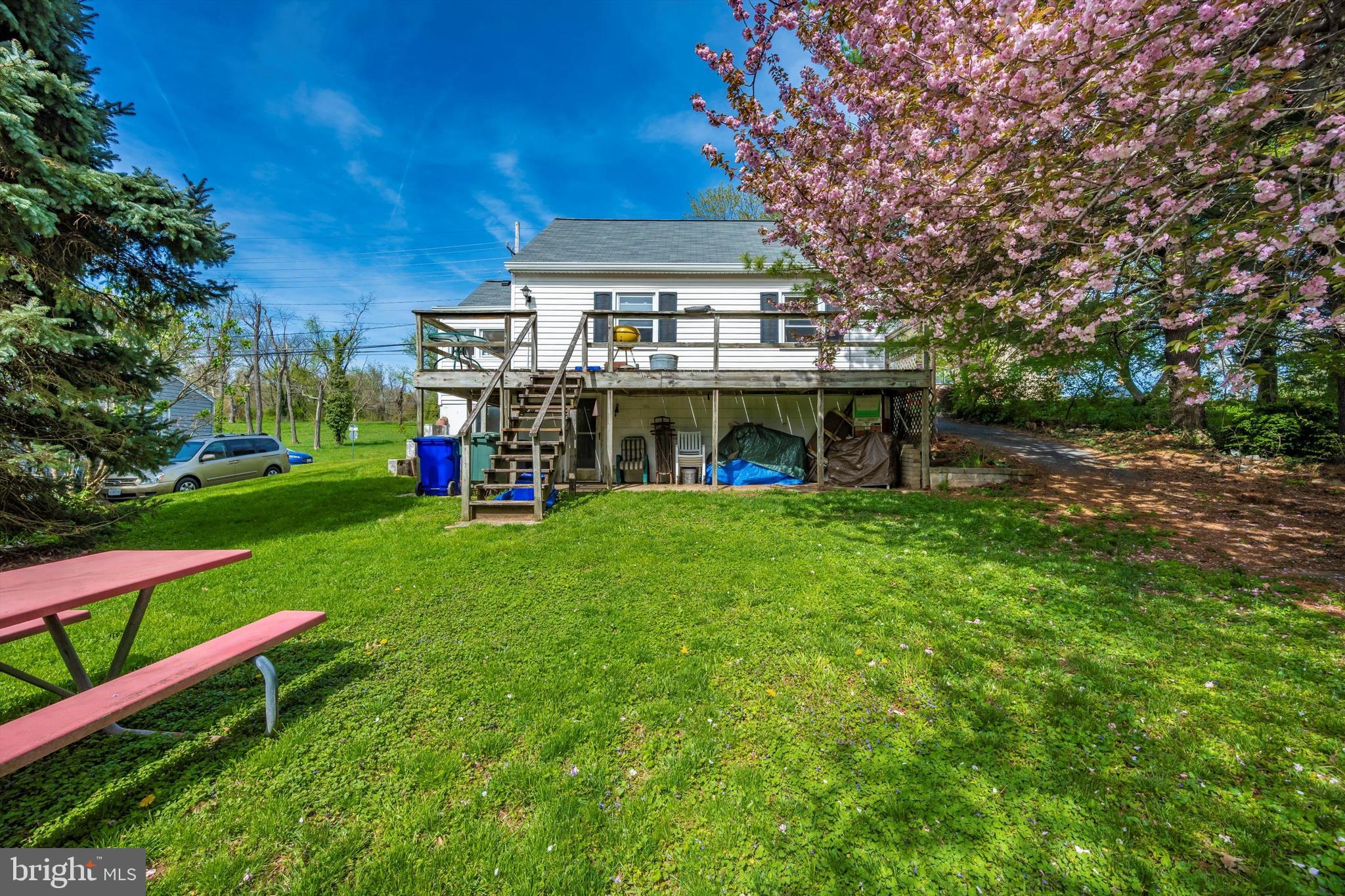 LINDEN HILLS - Residential