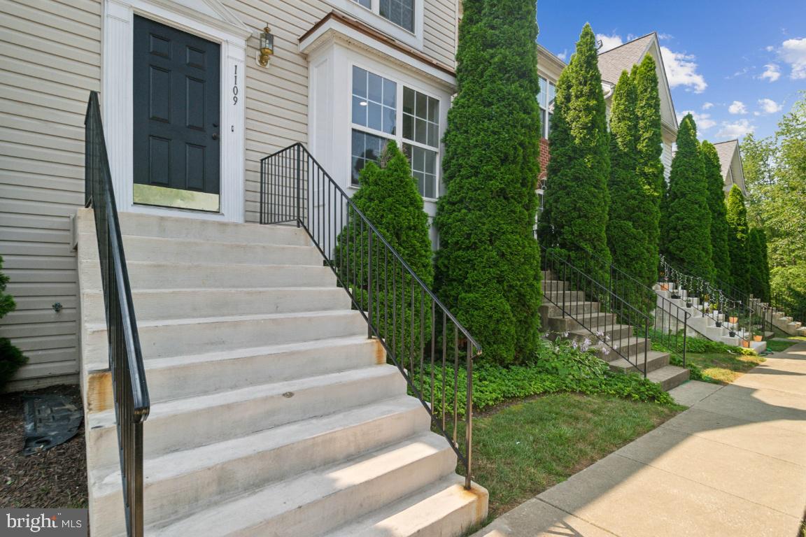1109 POMELO COURT