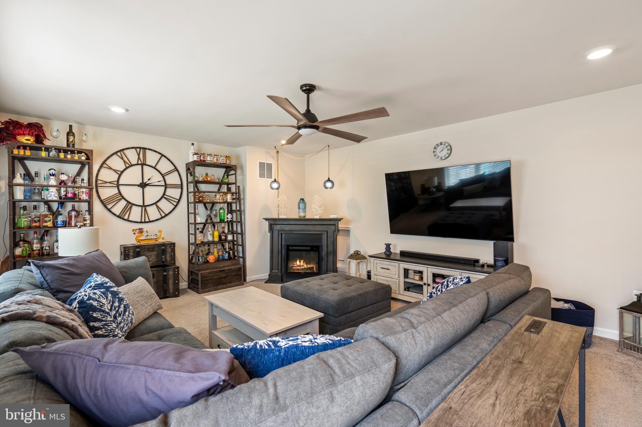 EAST QUARTER - Residential