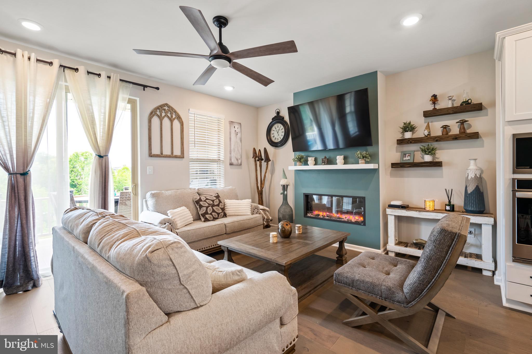 EAST QUARTER - Residential