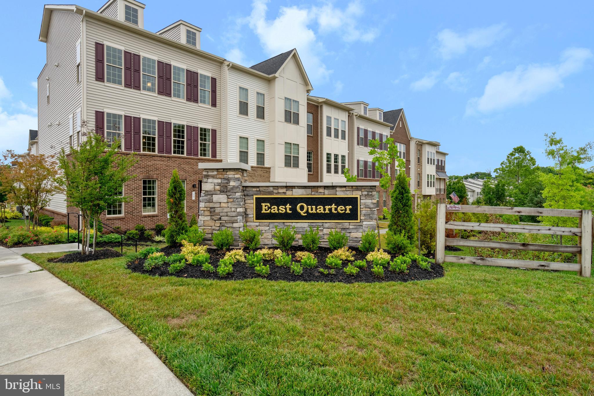 EAST QUARTER - Residential