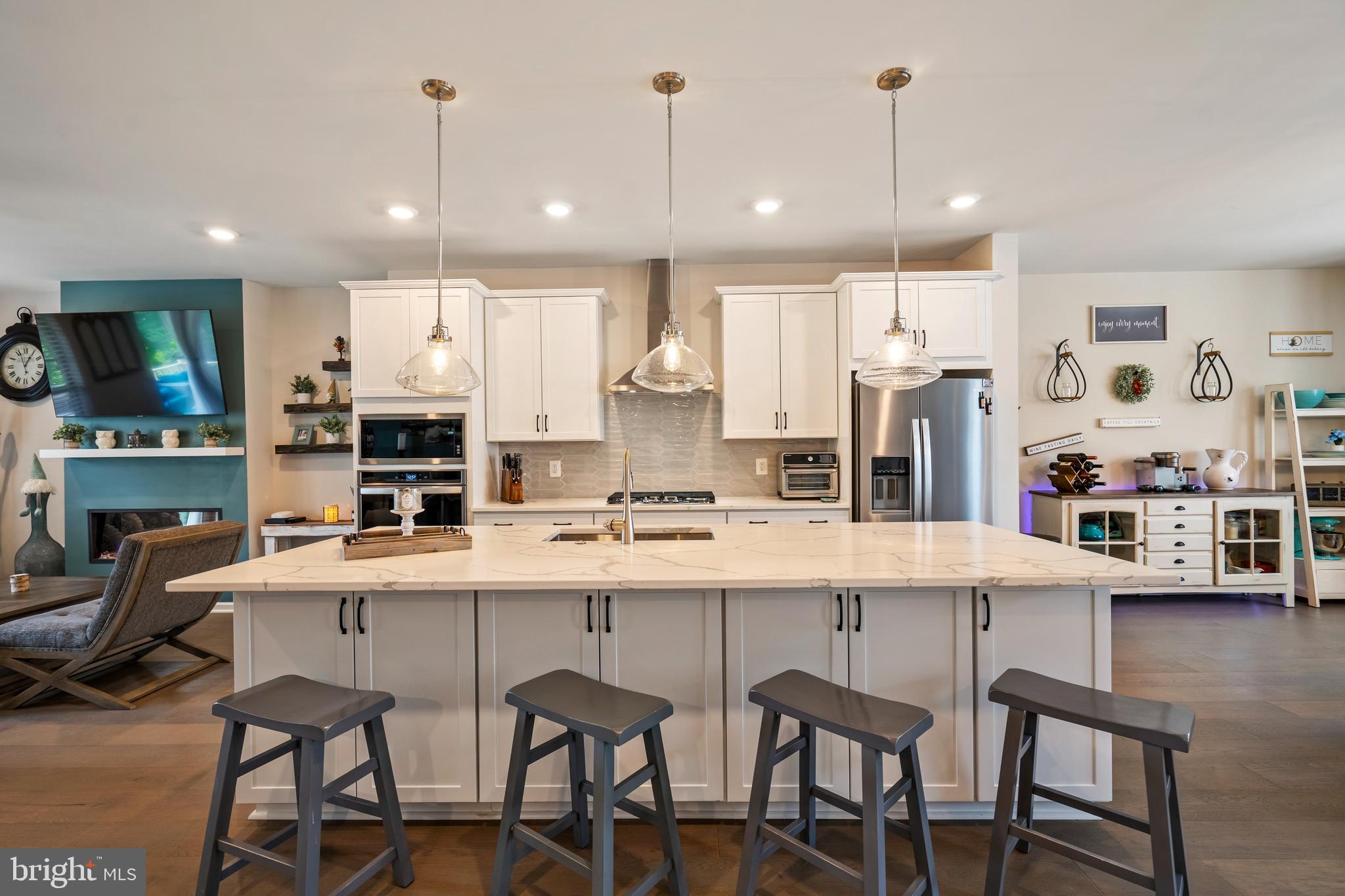 EAST QUARTER - Residential