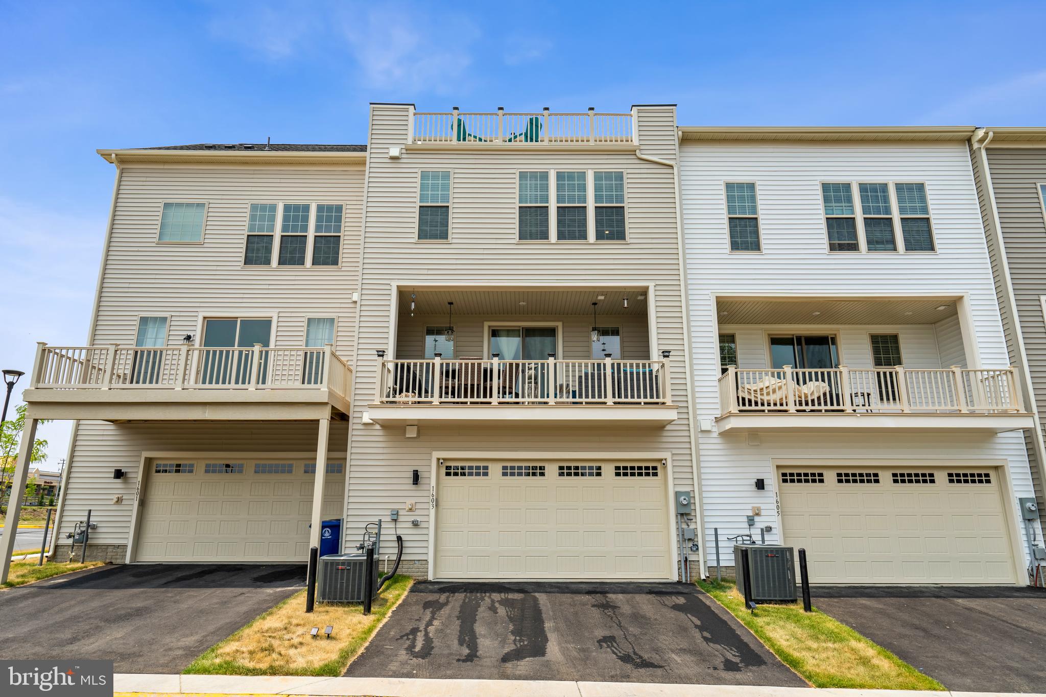 EAST QUARTER - Residential