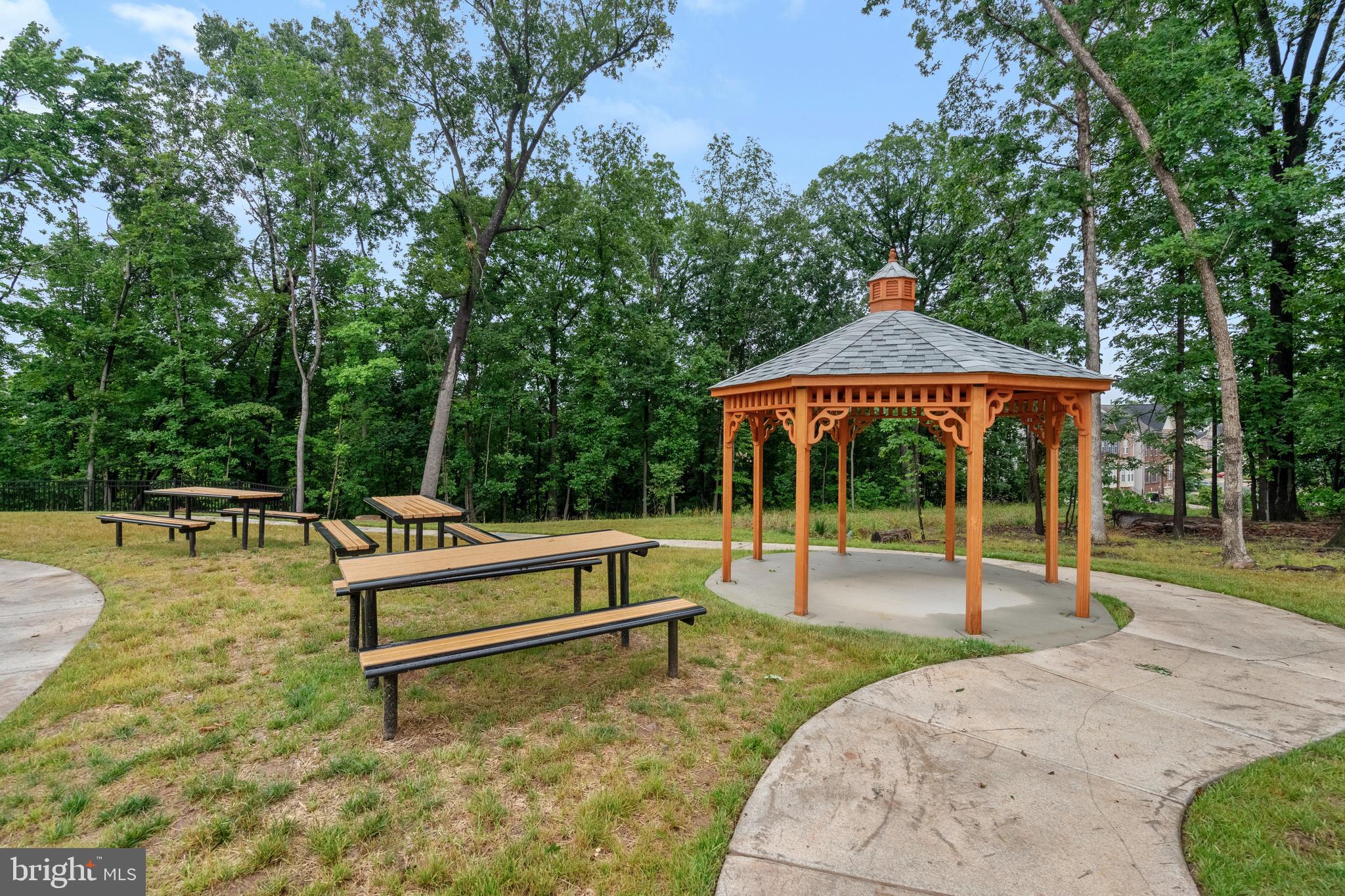 EAST QUARTER - Residential