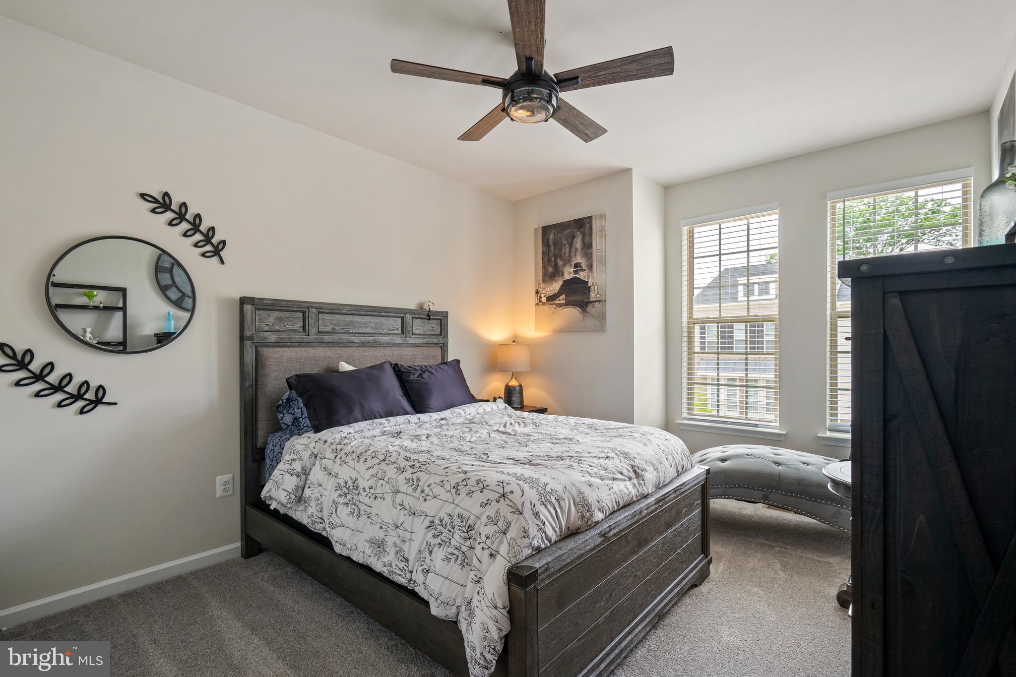 EAST QUARTER - Residential