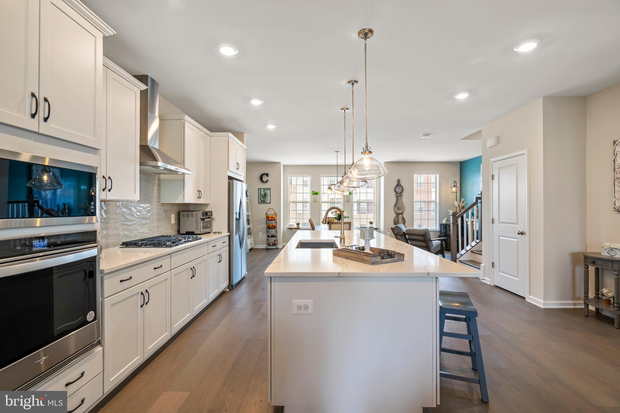 EAST QUARTER - Residential