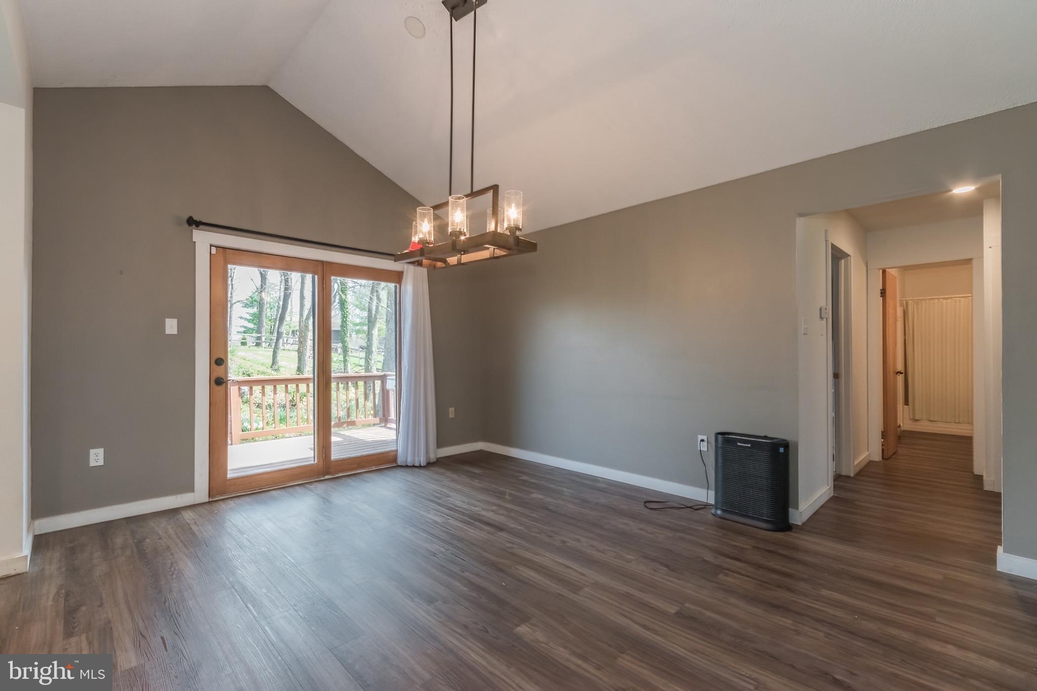 WOODBRIER MANOR - Residential