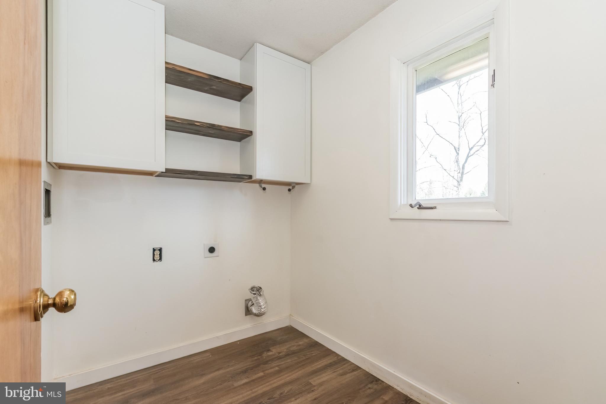 WOODBRIER MANOR - Residential