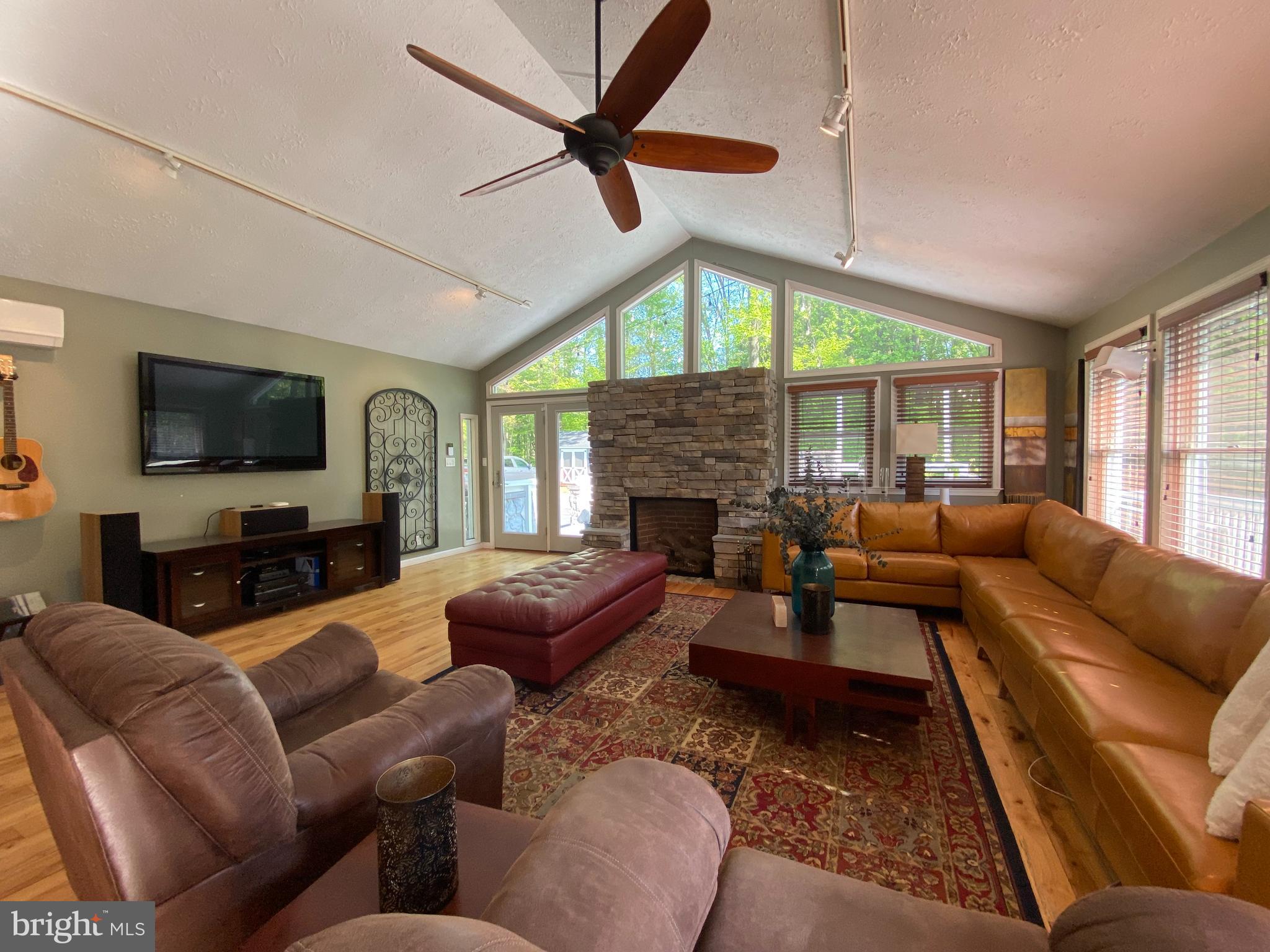 ASPEN WOODS - Residential Lease