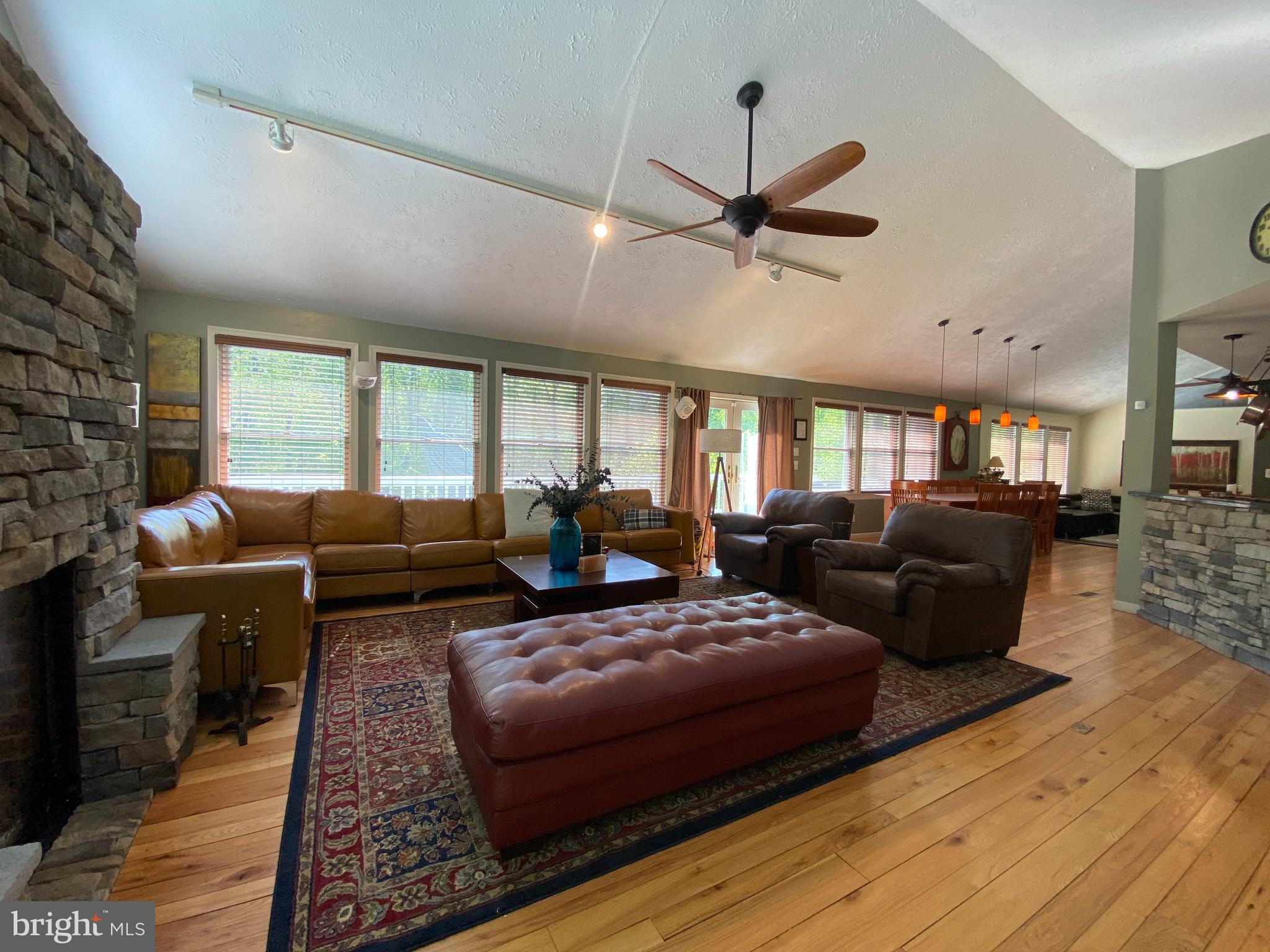 ASPEN WOODS - Residential Lease