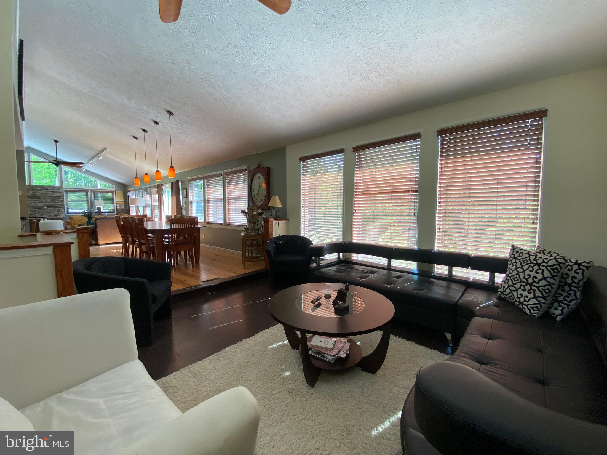 ASPEN WOODS - Residential Lease