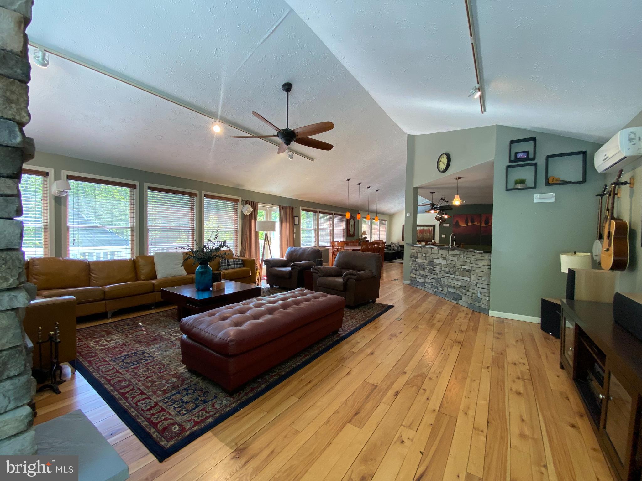 ASPEN WOODS - Residential Lease