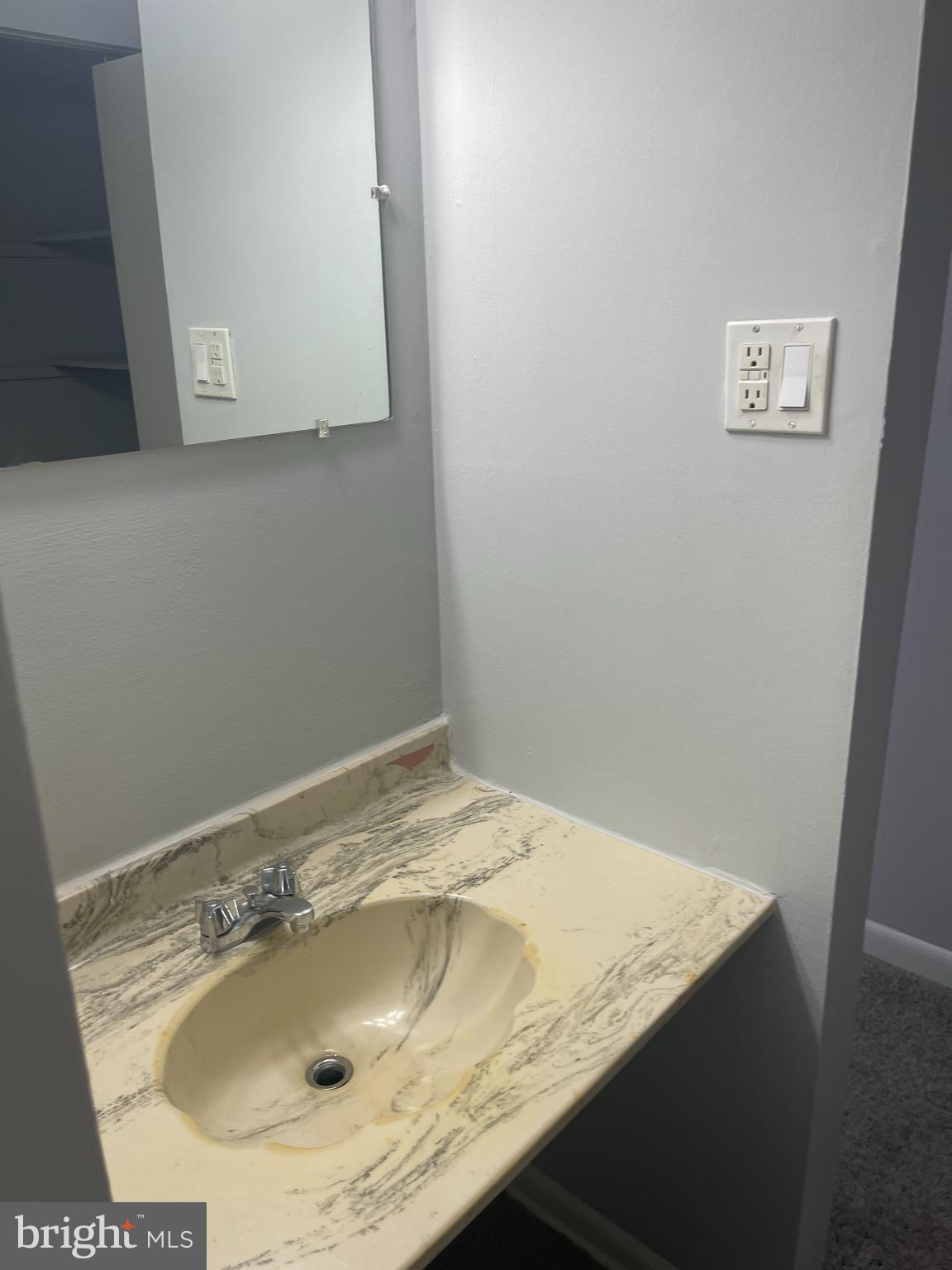 TREETOP CONDO - Residential