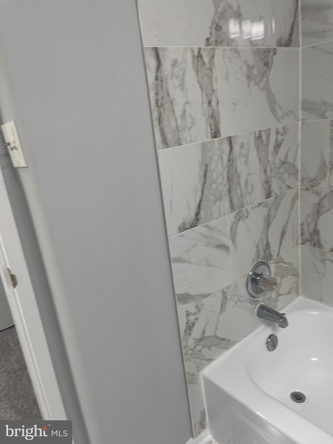 TREETOP CONDO - Residential