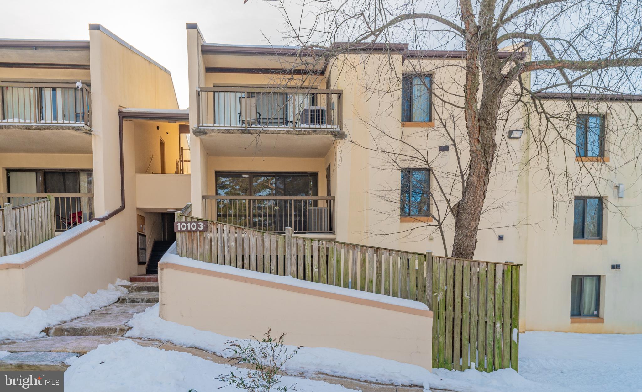 TREETOP CONDO - Residential