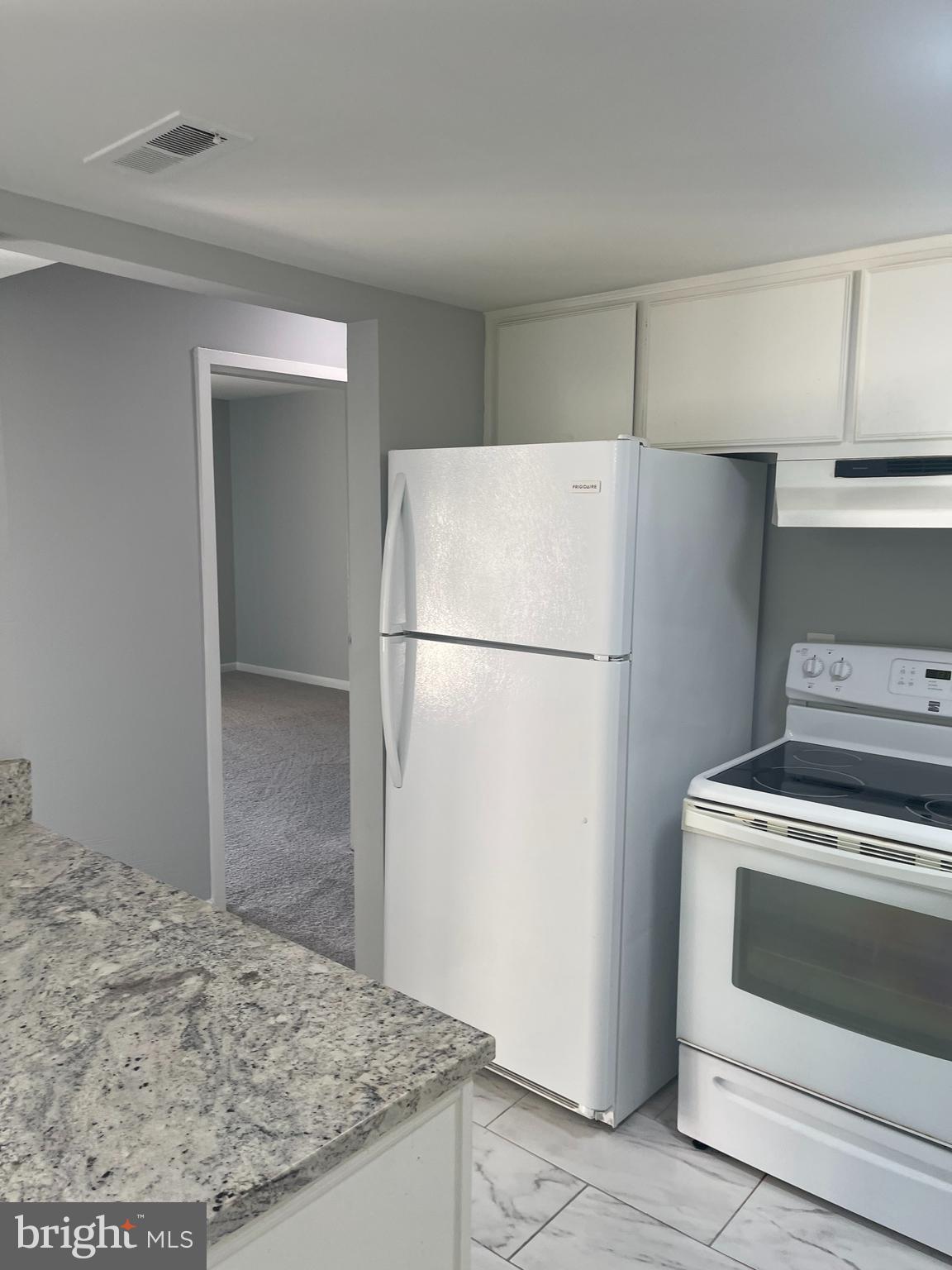 TREETOP CONDO - Residential