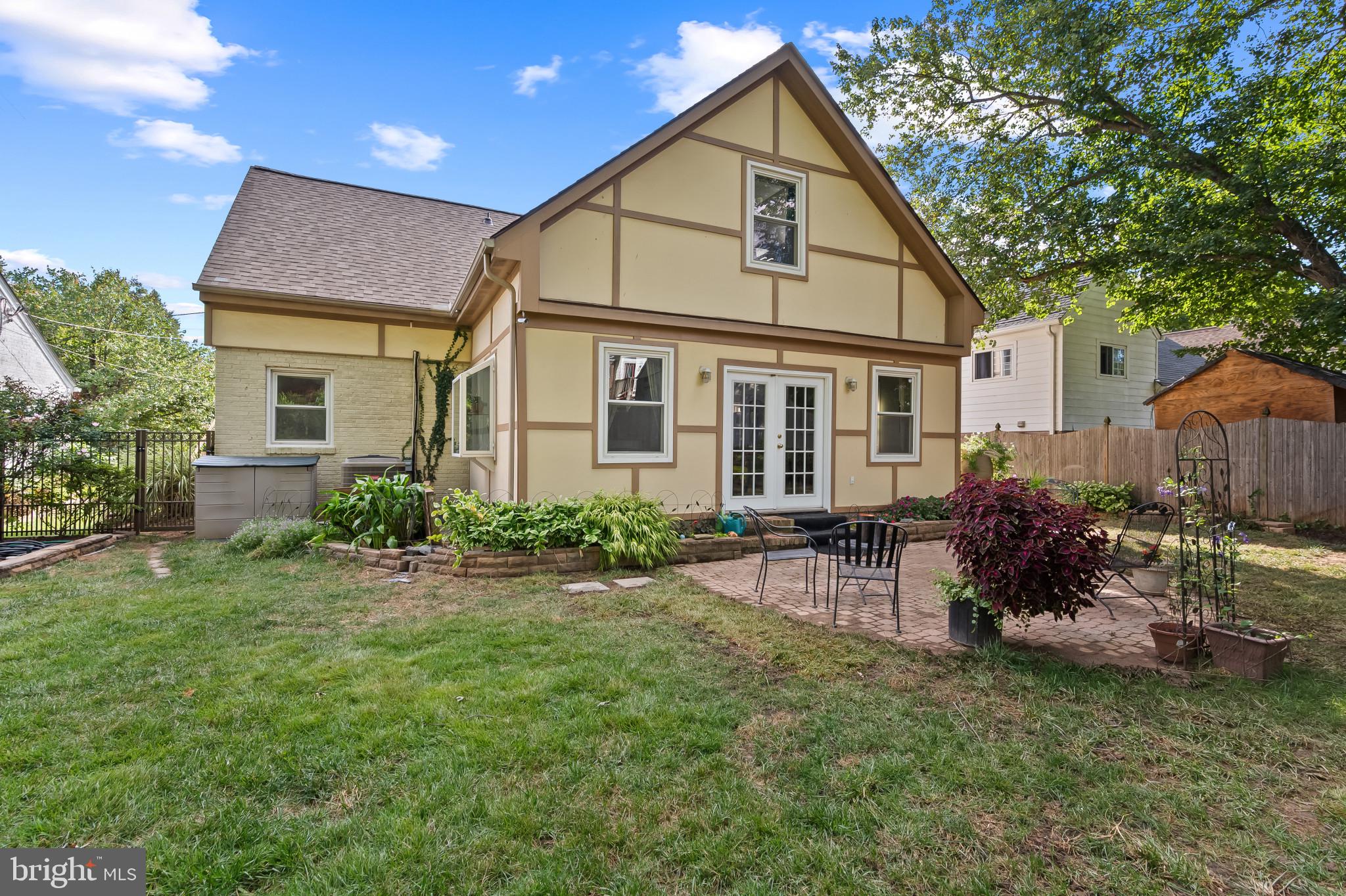 GARRETT PARK ESTATES - Residential