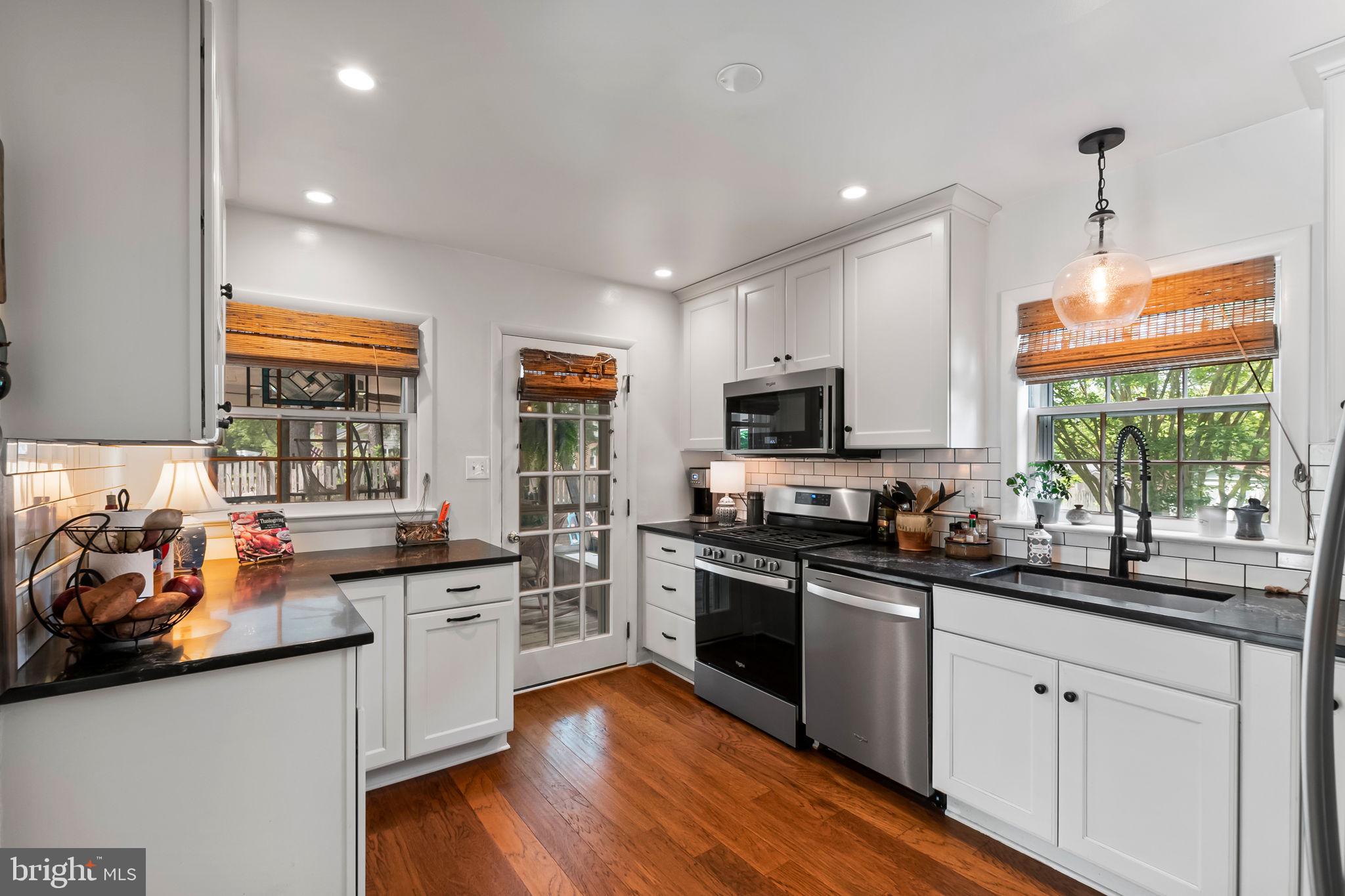 RIVERSIDE ESTATES - Residential