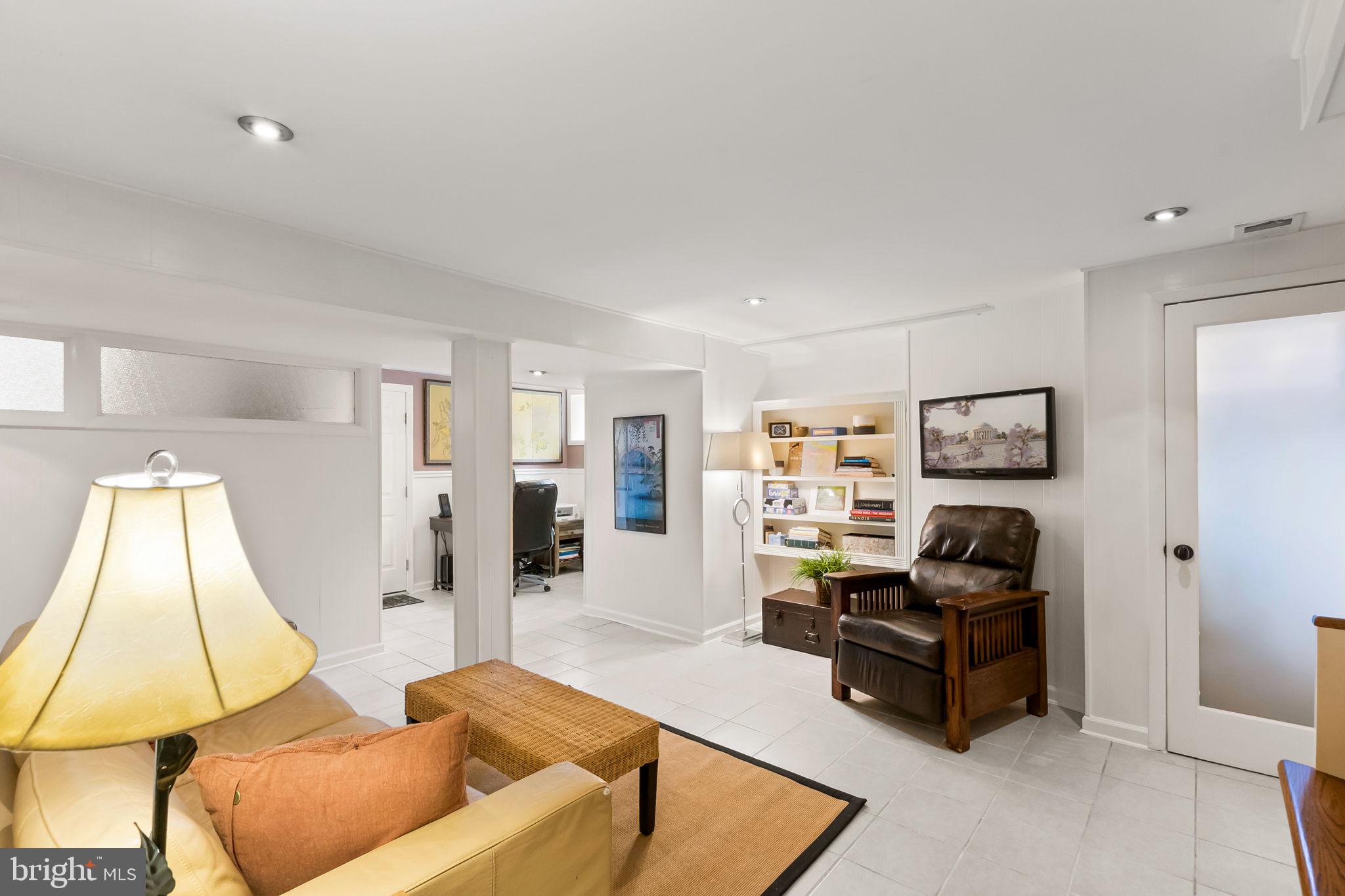 RIVERSIDE ESTATES - Residential