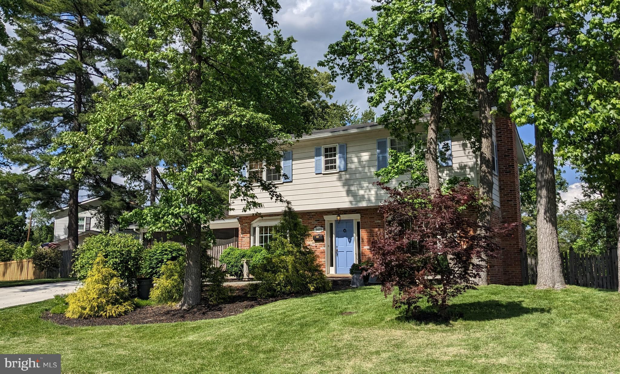 RIVERSIDE ESTATES - Residential