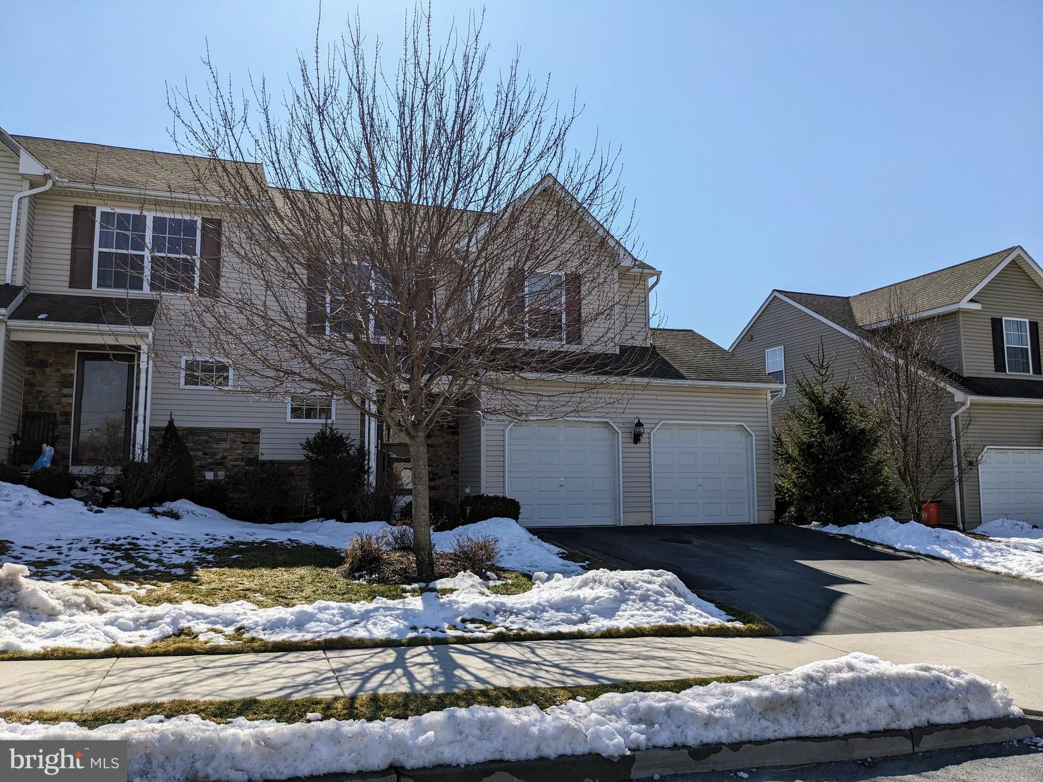 939 GRAYSTONE CIRCLE