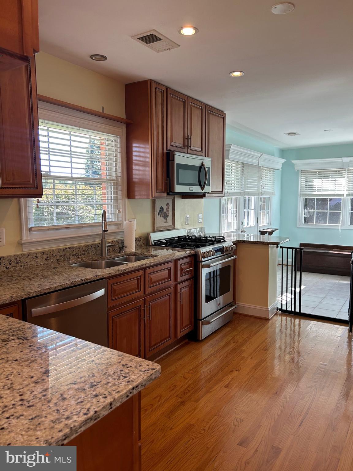 SALONA VILLAGE - Residential Lease