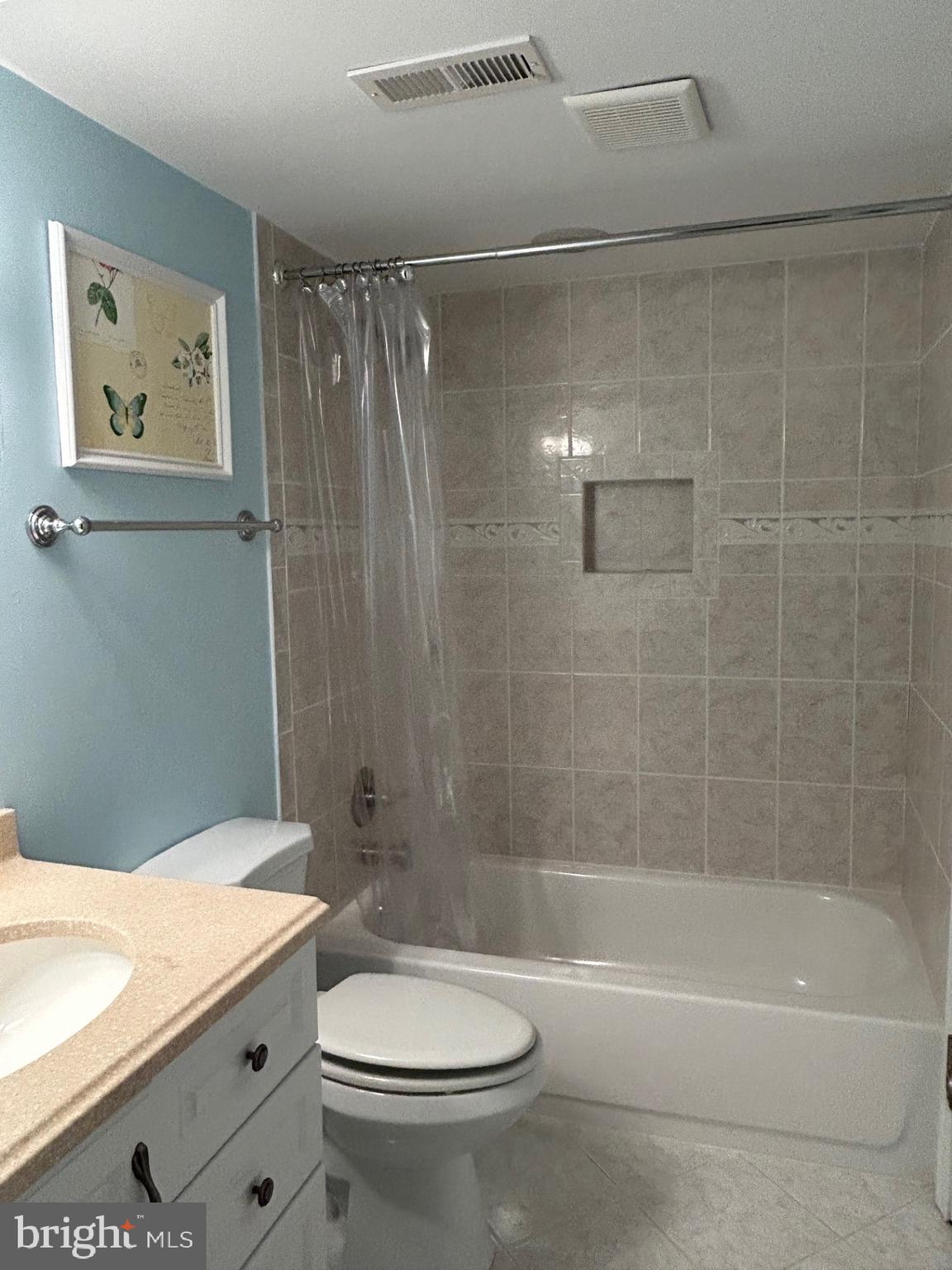 SALONA VILLAGE - Residential Lease