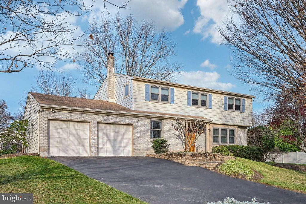 Photo of 513 Mourning Dove Road, NORRISTOWN, PA 19403 (MLS # PAMC2169044)