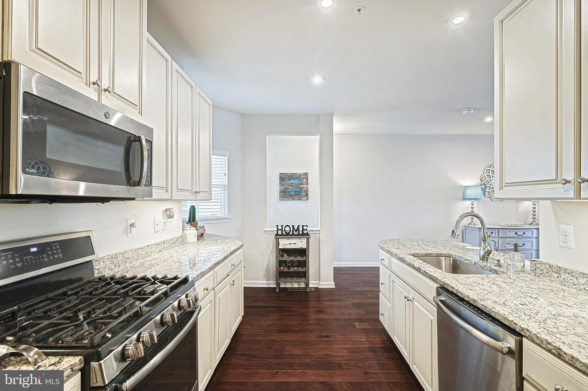 REGENTS GLEN VILLAS - Residential