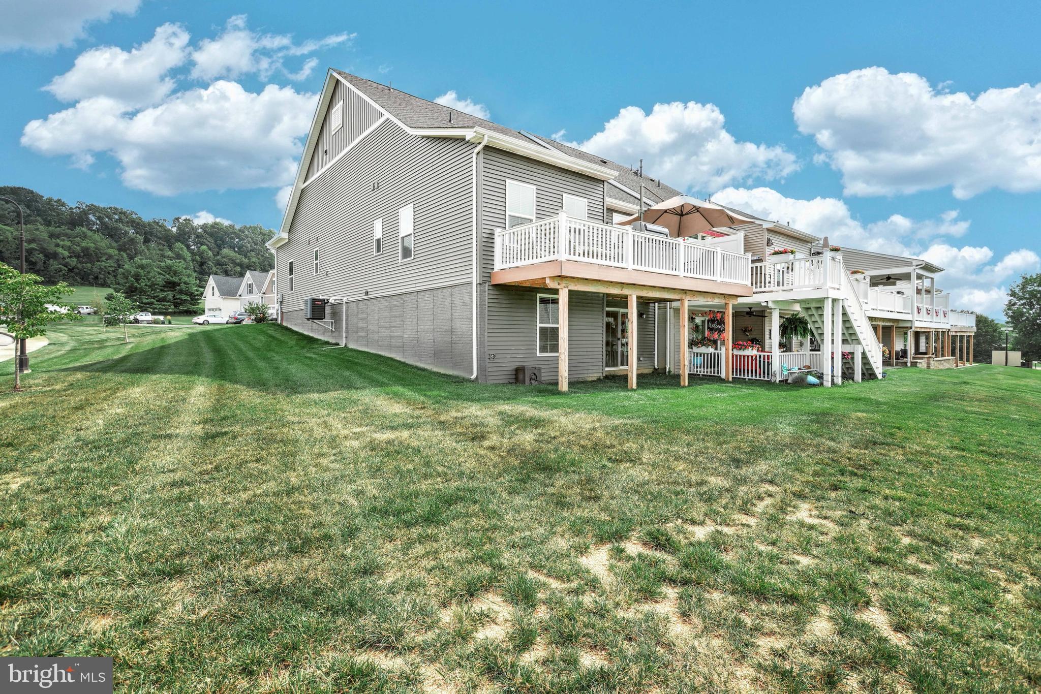 REGENTS GLEN VILLAS - Residential