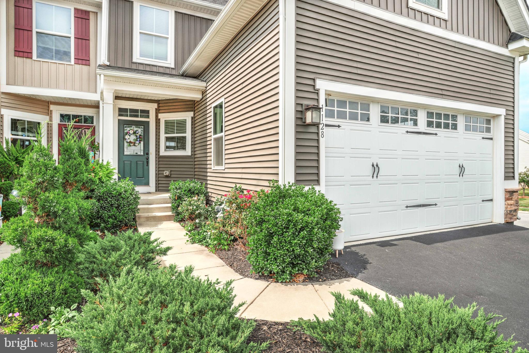 REGENTS GLEN VILLAS - Residential