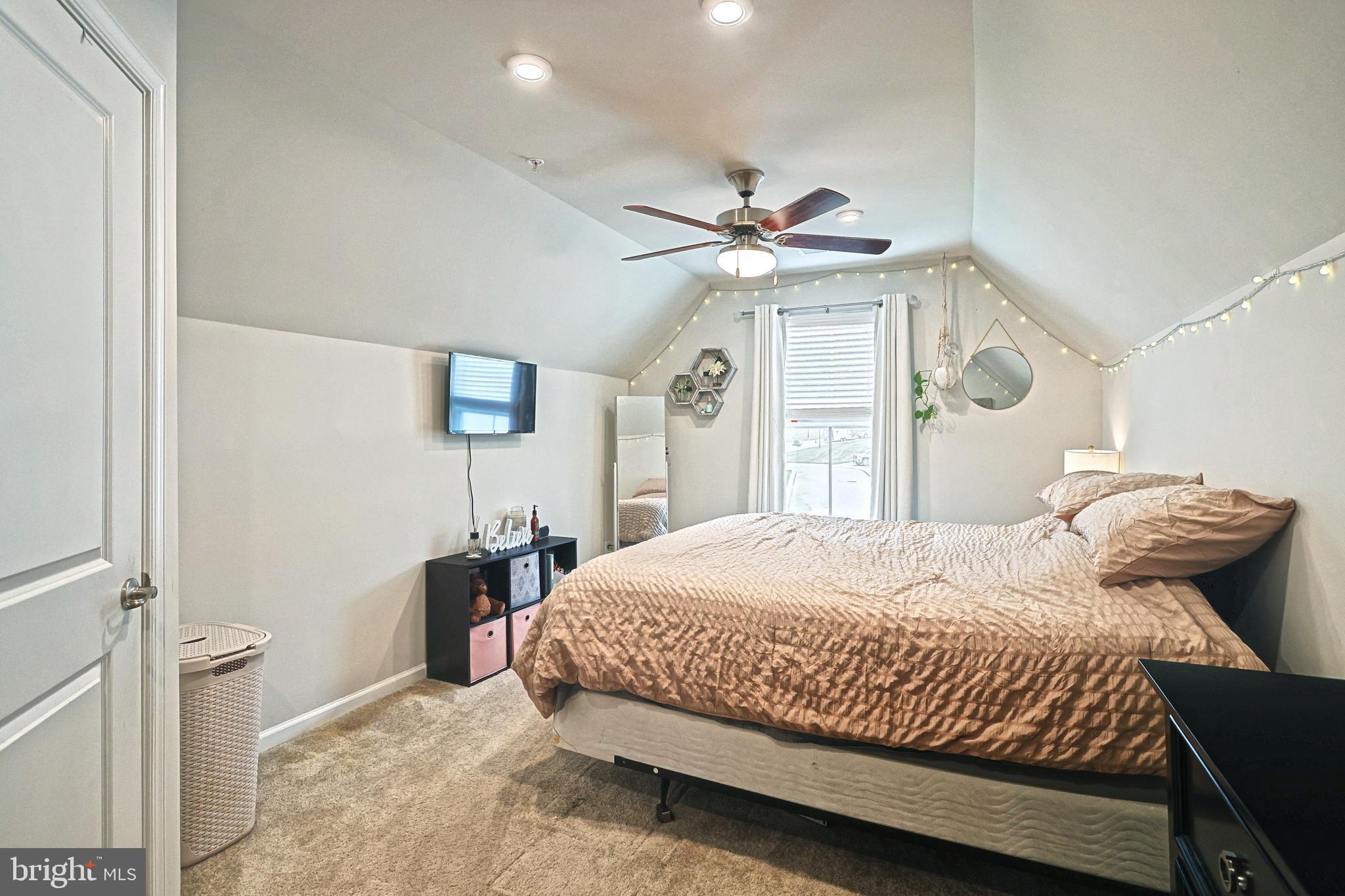 REGENTS GLEN VILLAS - Residential