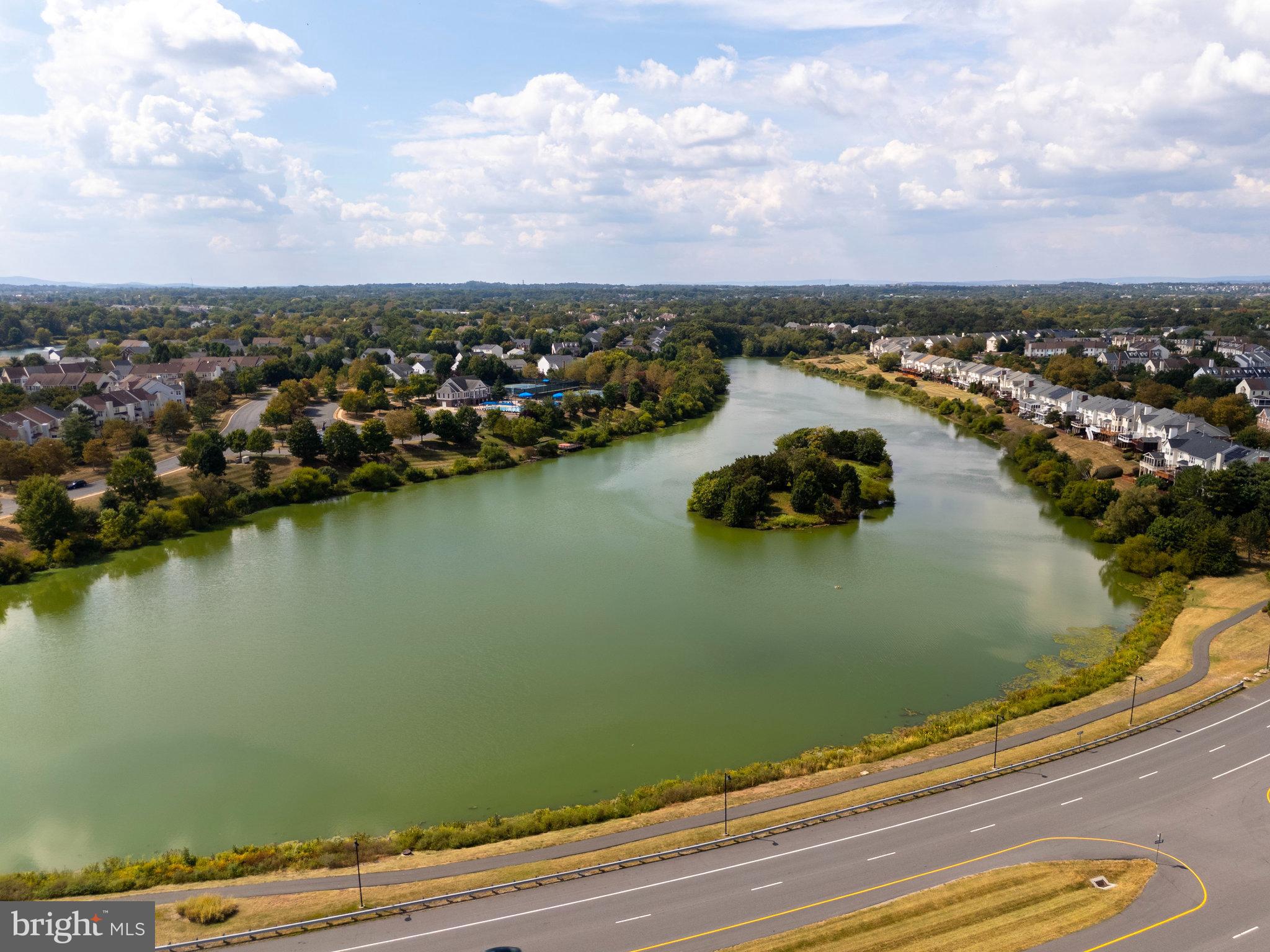 ASHBURN VILLAGE - Residential