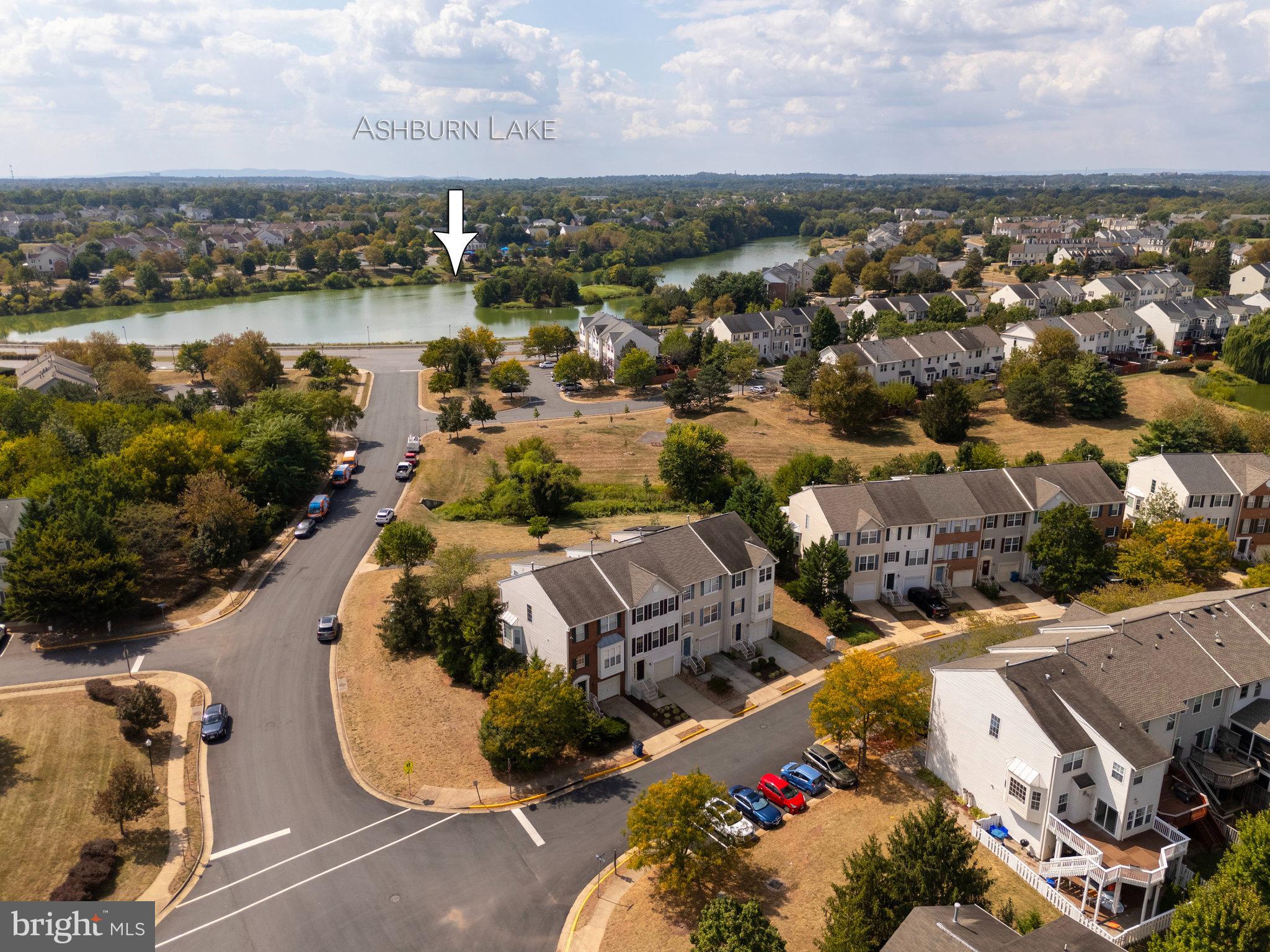 ASHBURN VILLAGE - Residential