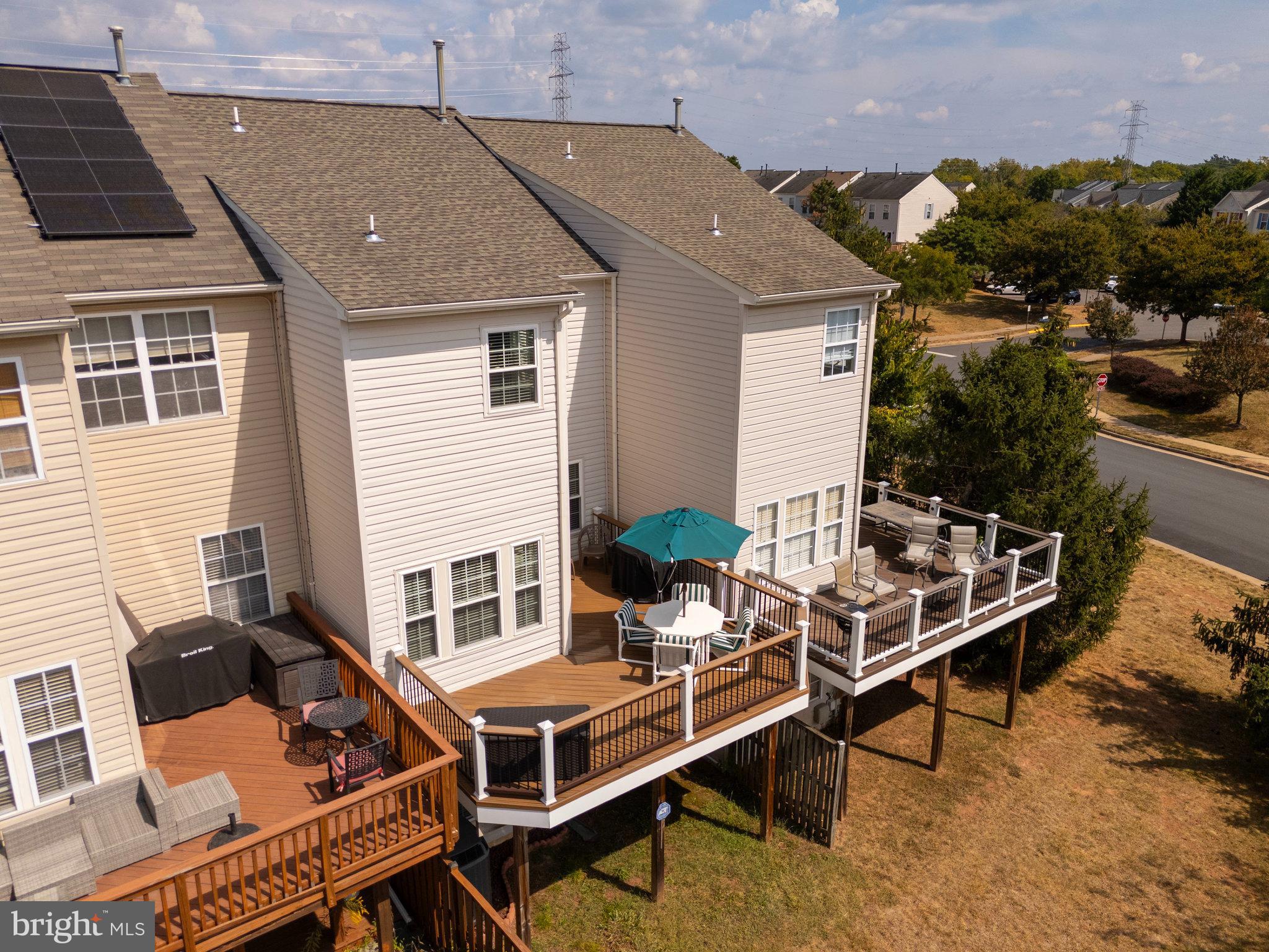 ASHBURN VILLAGE - Residential