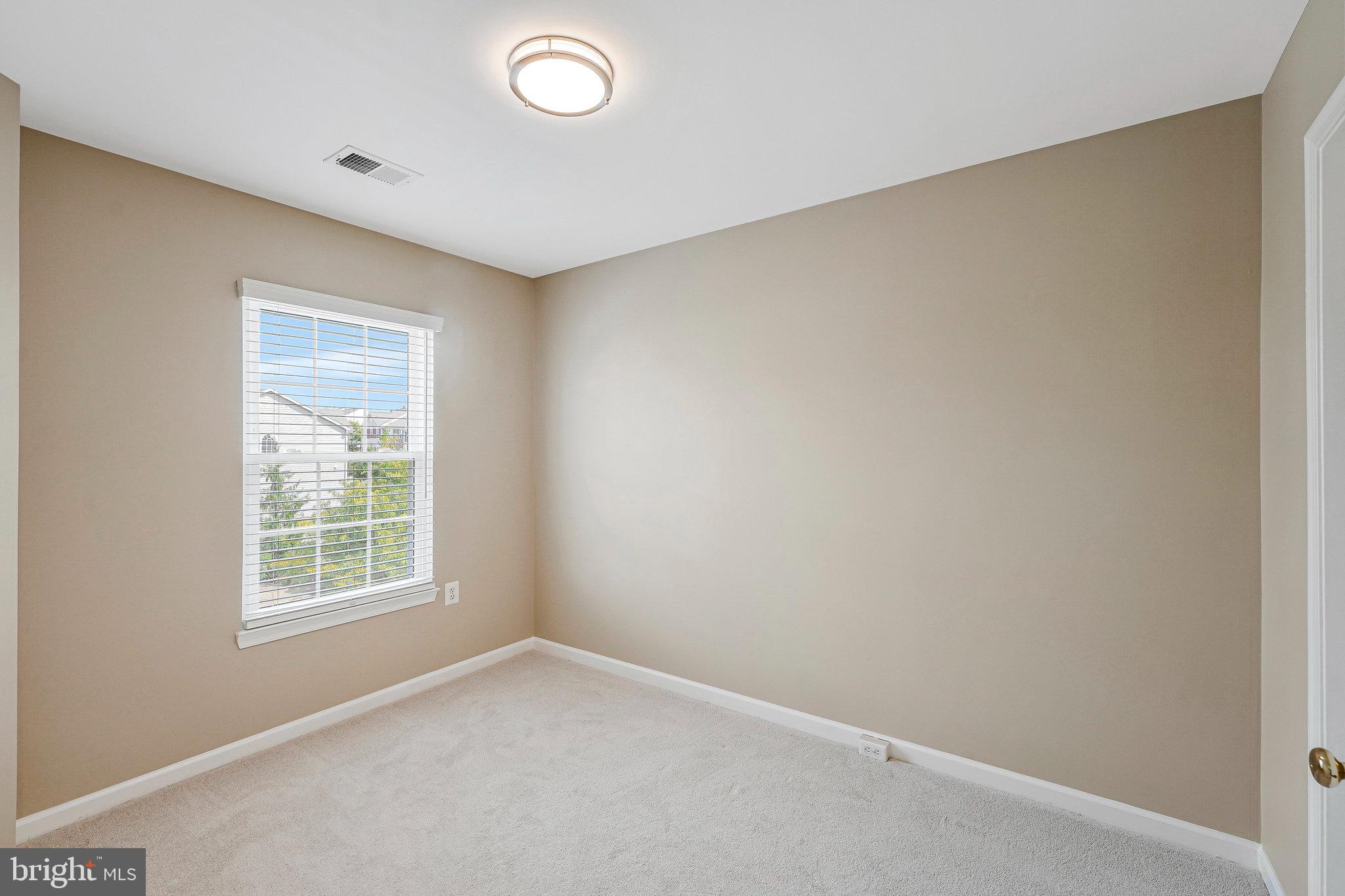 ASHBURN VILLAGE - Residential