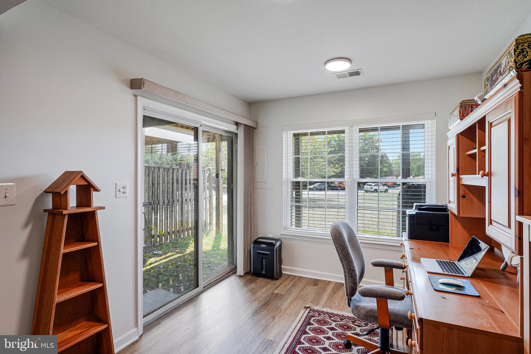 ASHBURN VILLAGE - Residential